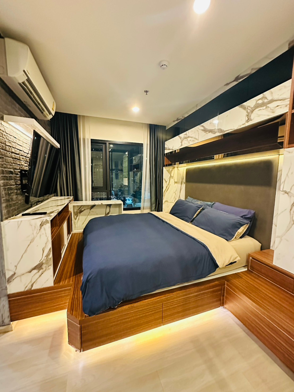 ให้เช่าคอนโดพระราม 9 เพชรบุรีตัดใหม่ RCA : Owner post for rent เจ้าของปล่อยเช่า Life asoke ชั้นสูงแต่งสวย