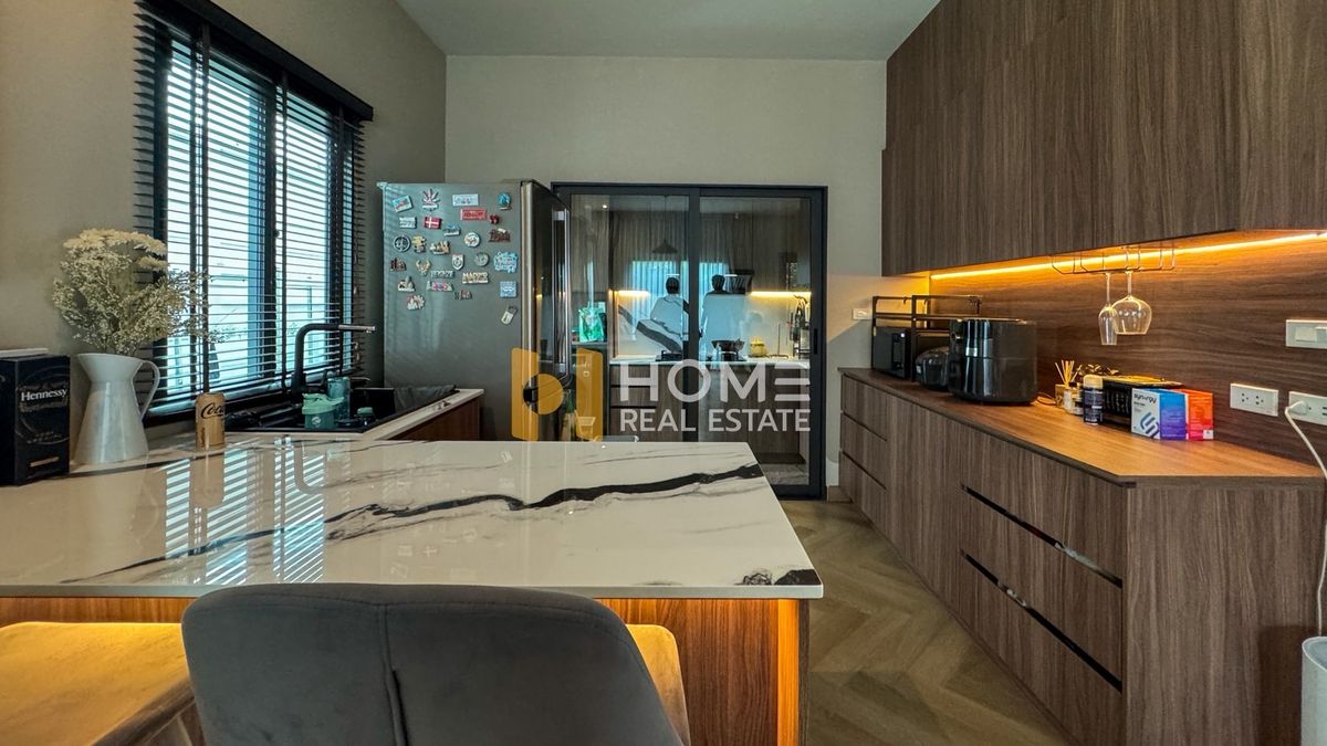 For RentHouseSamut Prakan,Samrong : Grand Britania, Bang Na - Suvarnabhumi / 4 Bedrooms (Rental), Grand Britania Bangna - SUVARNAPUMI / 4 Bedrooms (For Rent) AIM054