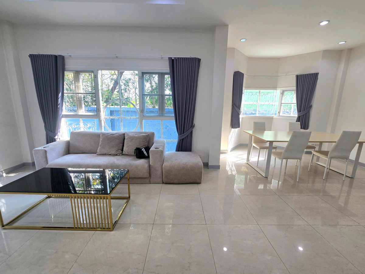 For RentHouseVipawadee, Don Mueang, Lak Si : Rent a 2 -story detached house, 78 sq.w., on Songprapa Road Nava Pracha Phatthana 11 Near Don Mueang Airport