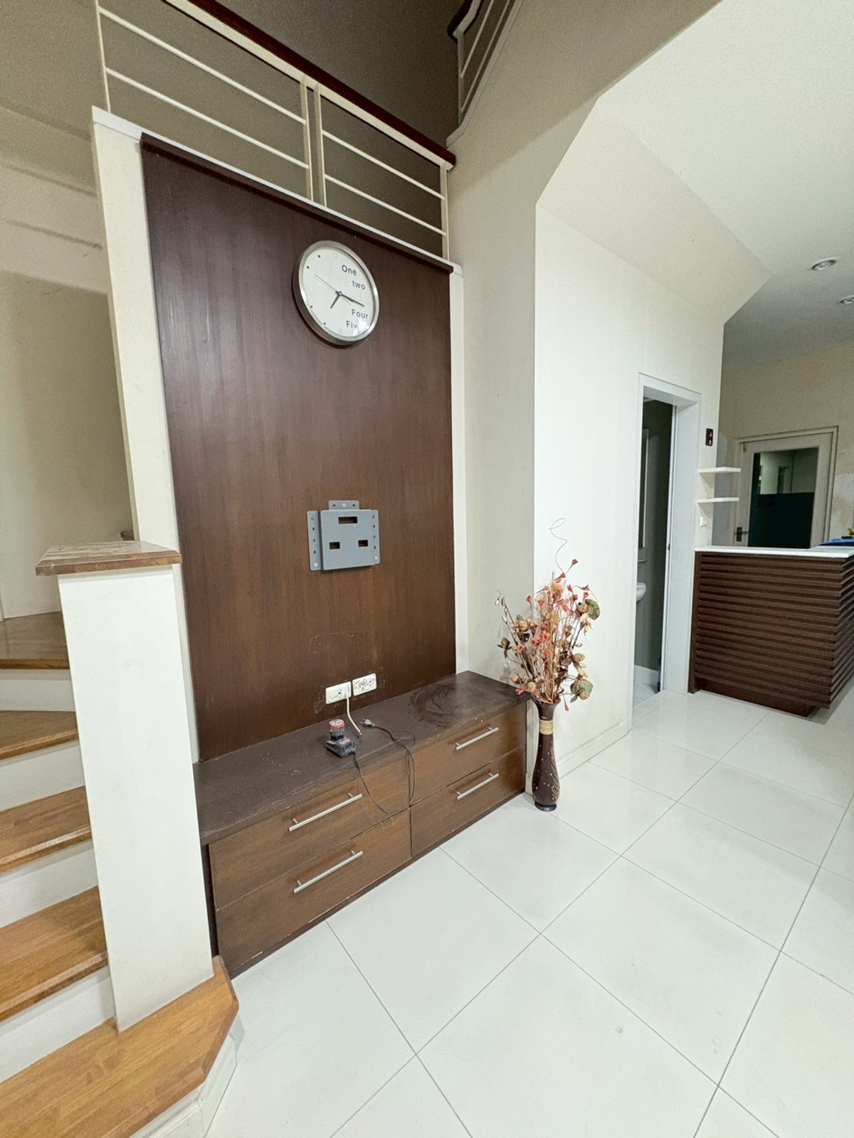 For RentTownhomeRama5, Ratchapruek, Bangkruai : townhome at Soi Tiwanon 3, near MRT, suitable for office use or company registration.