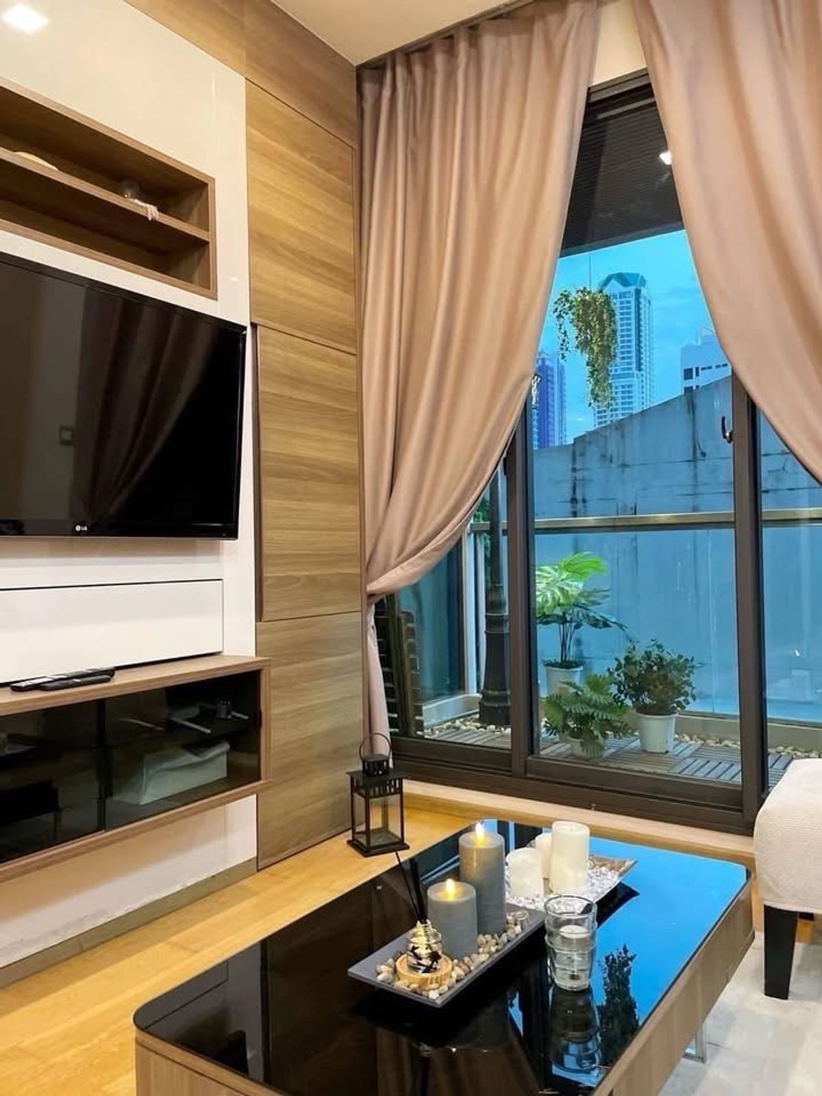 For RentCondoSathorn, Narathiwat : Condo for rent The Address Sathorn 12, beautiful room, just renovate near BTS St. Louis