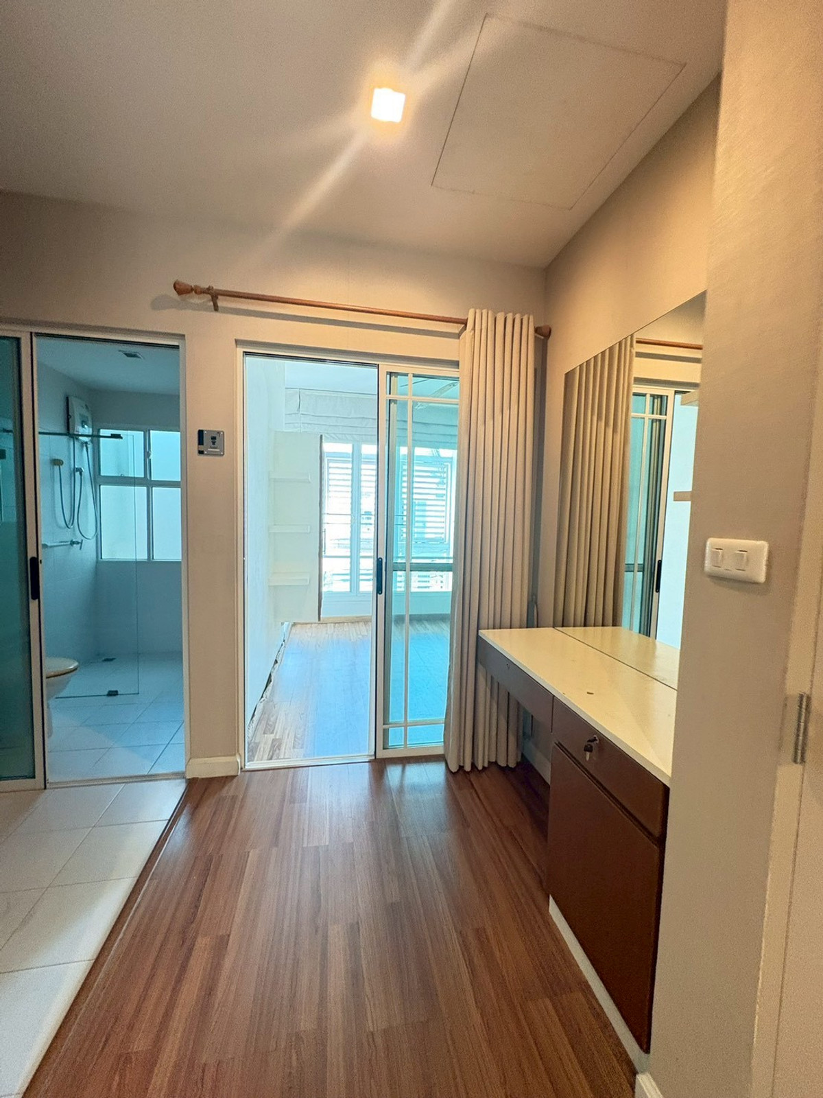 For RentTownhomeRama5, Ratchapruek, Bangkruai : townhome at Soi Tiwanon 3, near MRT, suitable for office use or company registration.