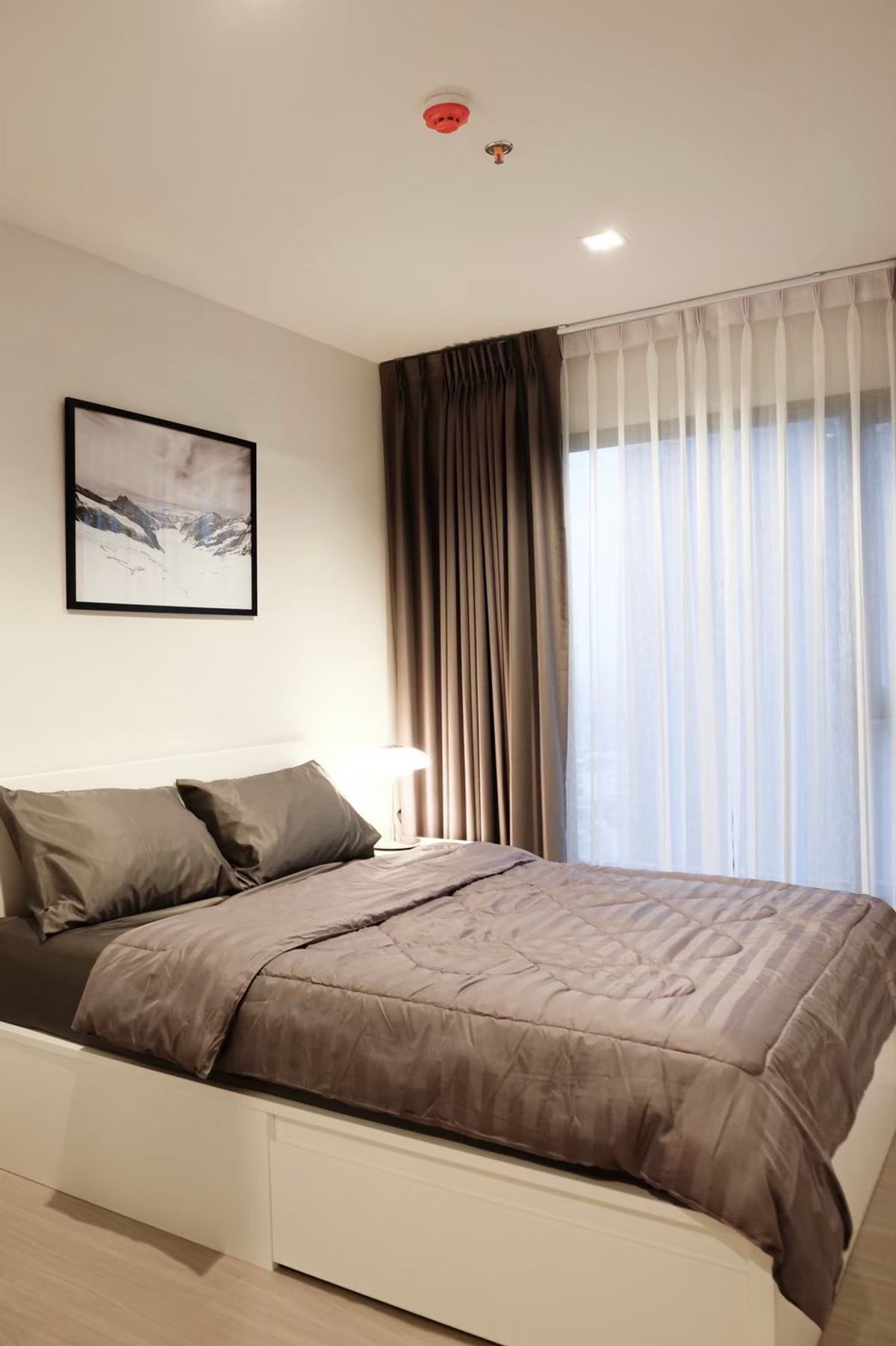 For RentCondoRama9, Petchburi, RCA : For Rent Condo Life Asoke - Rama 9 fully furnished (S03-2073)