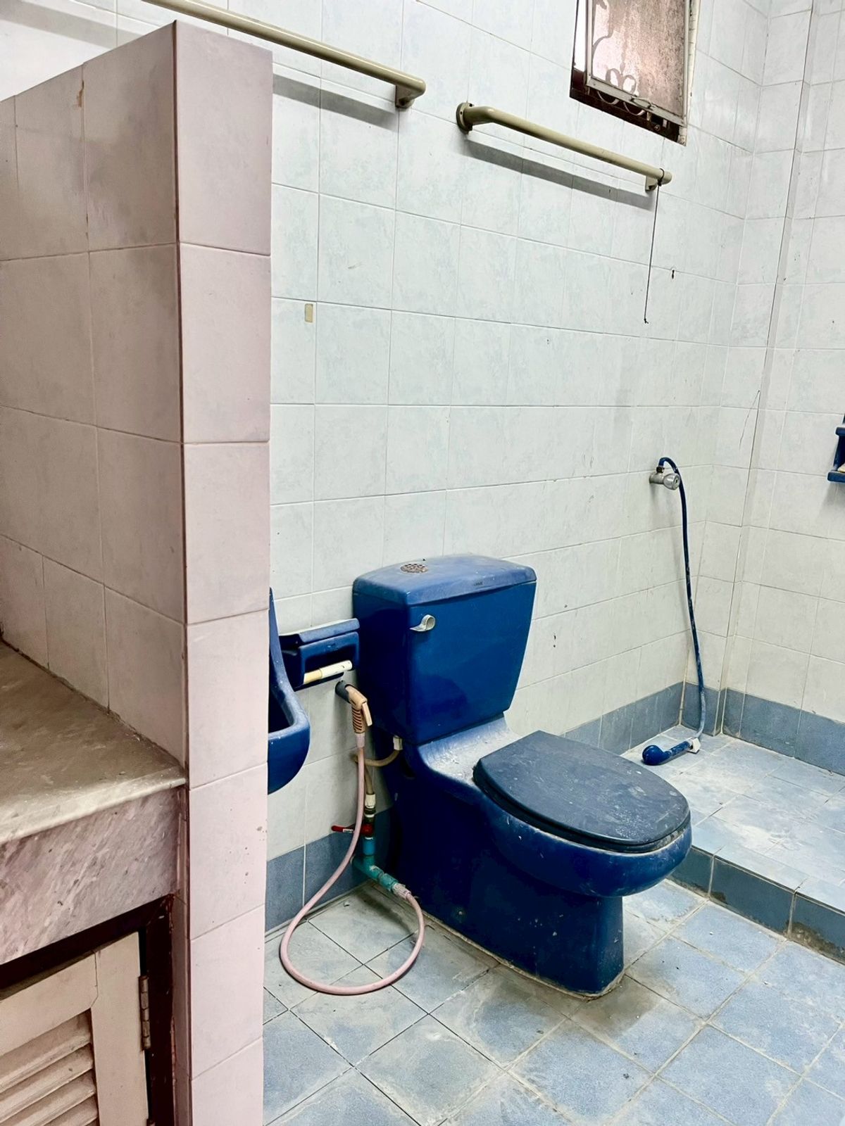 ขายทาวน์โฮมสมุทรปราการ สำโรง : ขายทาวน์โฮม 3 ชั้น สไตล์โรมัน หมู่บ้านร่มเย็นวิลล์ เนื้อที่ 24 ตารางวา 4 ห้องนอน ตำบลบางเมือง อำเภอเมืองสมุทรปราการ จังหวัดสมุทรปราการ