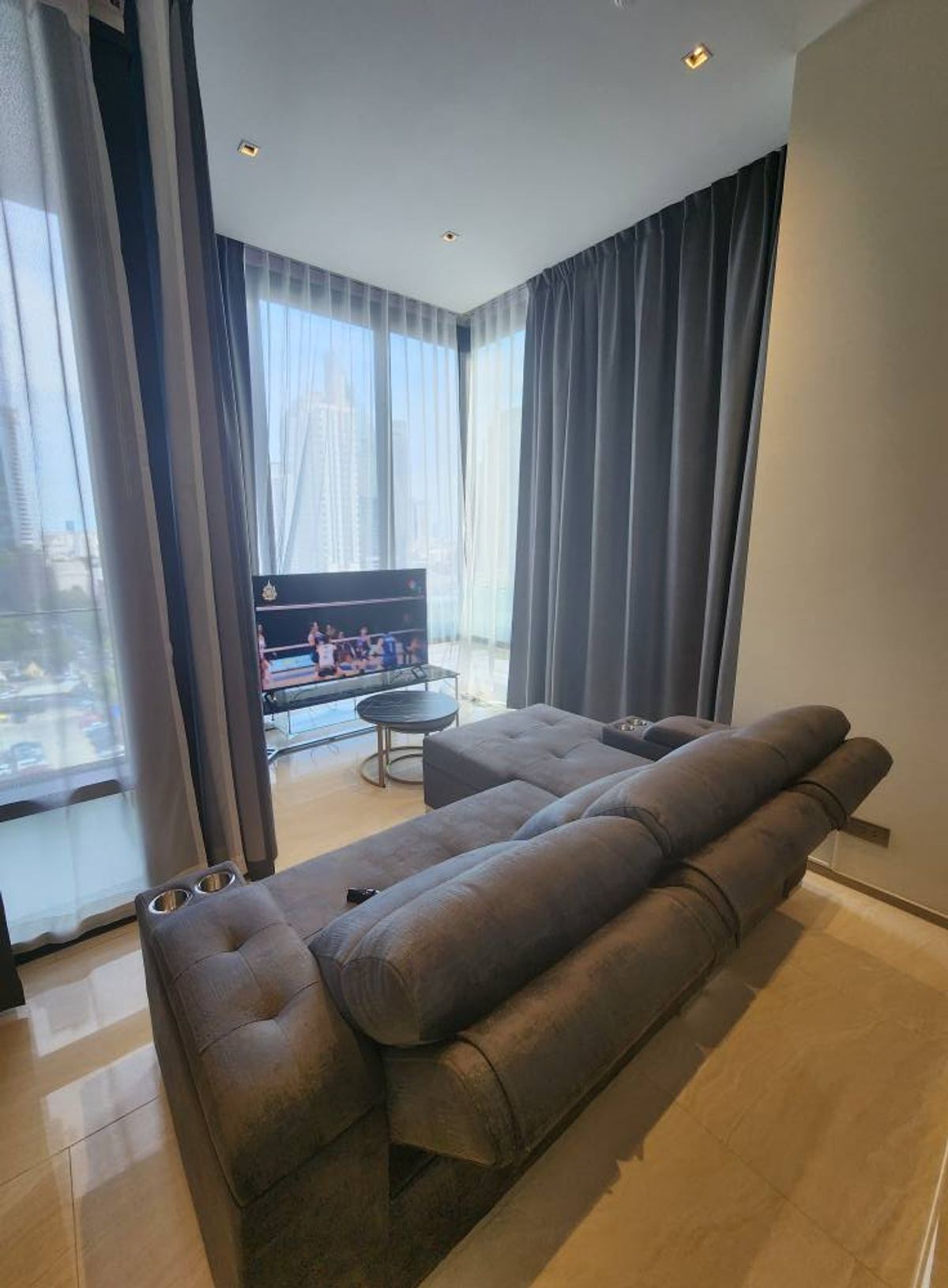 For RentCondoSilom, Saladaeng, Bangrak : Rent Ashton Silom, price 70,000 baht