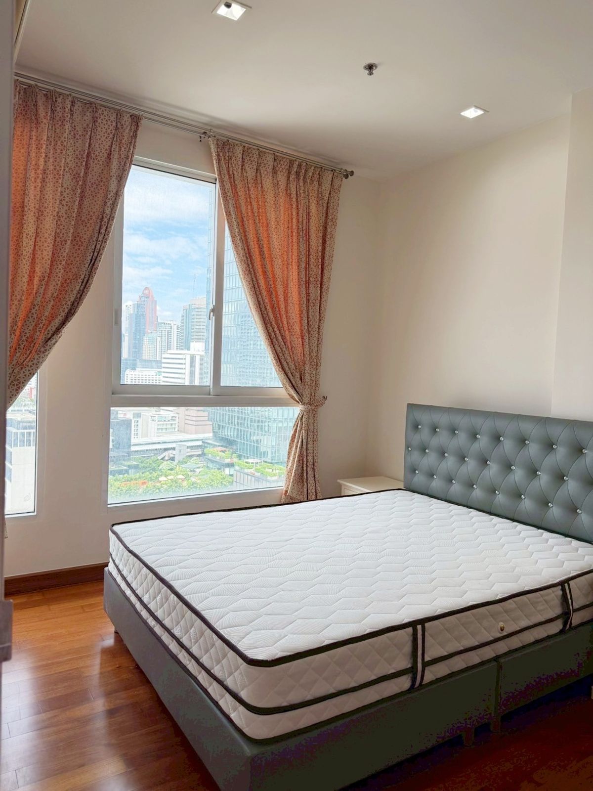 ให้เช่าคอนโดสาทร นราธิวาส : ให้เช่า Ivy sathorn 10 - 1 ห้องนอน 1 ห้องน้ำ BTS ช่องนนทรี รีโนเวทใหม่ !!