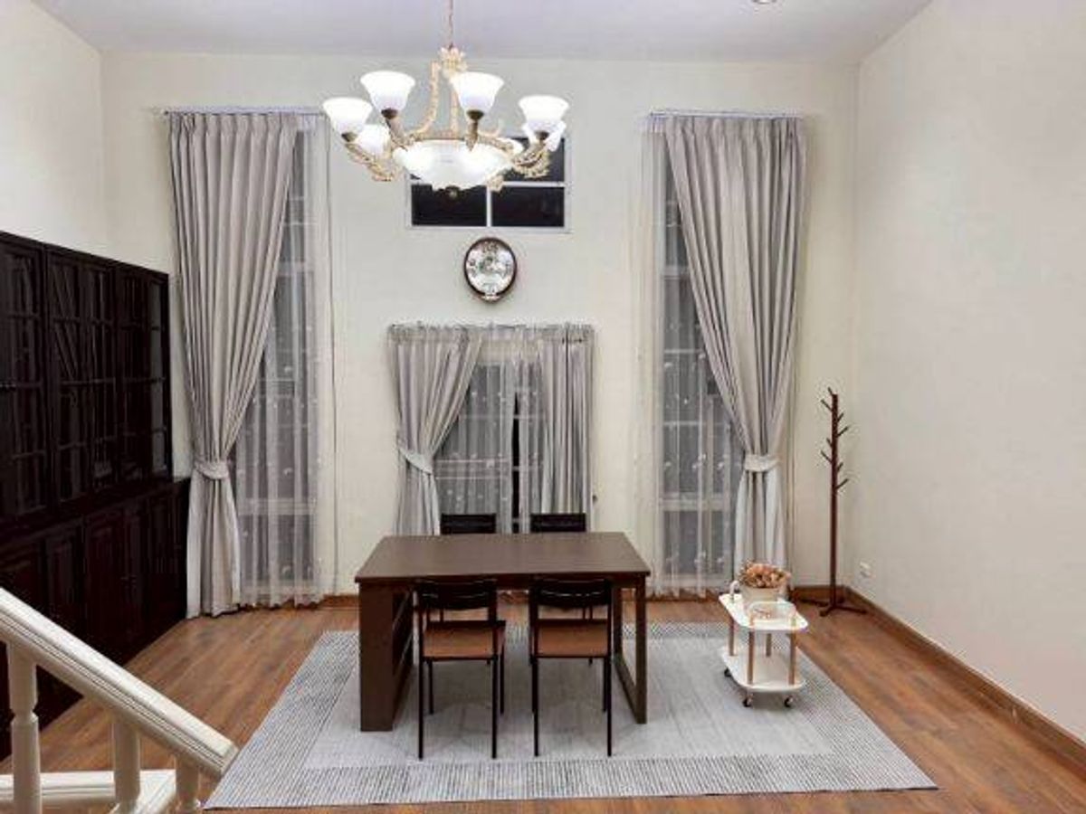 For RentTownhomeSathorn, Narathiwat : KT368 for rent in 4 floors, new renovation, Ban Klang Krung Project North Sathorn Rd. Suitable as office and residence Near the BTS Surasak BTS station, only 2.3 km.