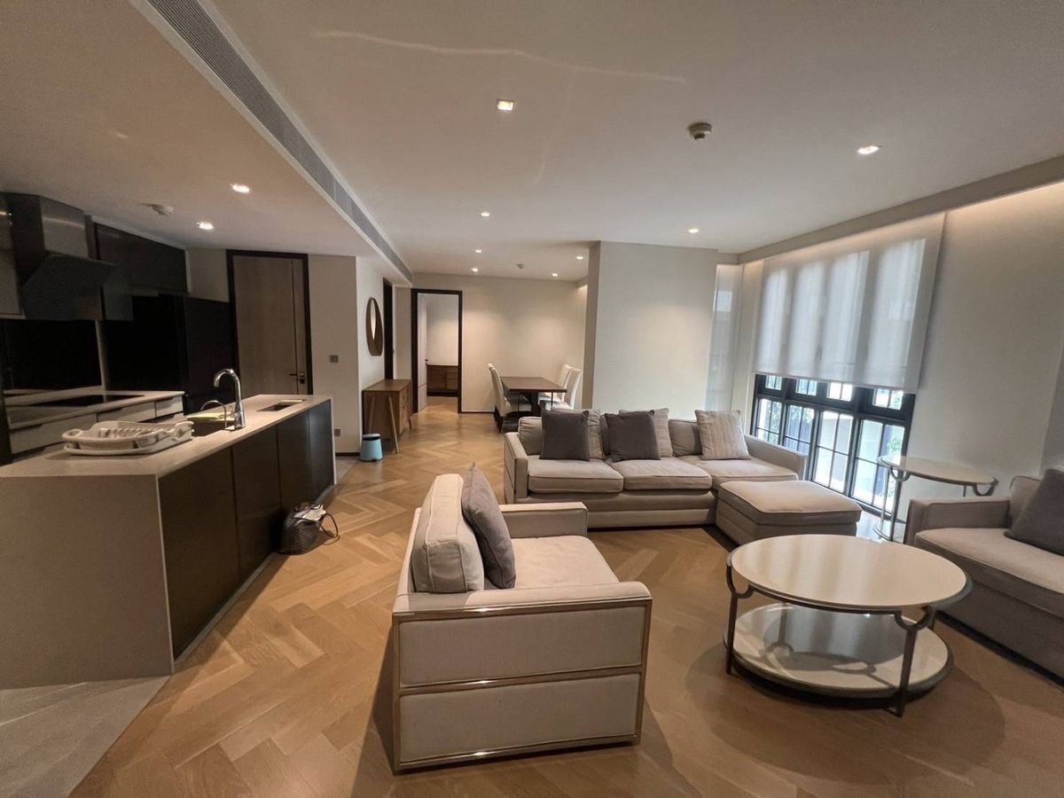 ให้เช่าคอนโดสุขุมวิท อโศก ทองหล่อ : ready to move the best view for 2 bedrooms  125 sqm 