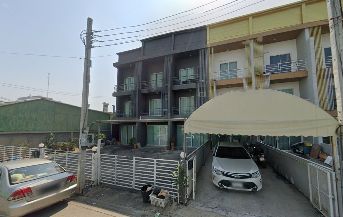 ให้เช่าบ้านวิภาวดี ดอนเมือง หลักสี่ : ทาวน์โฮม 3ชั้น ถนนวิภาวดี เข้าตรง สนามกอล์ฟนอร์ธปารค์ เหมาะทำออฟฟิศ จอดรถได้ 4คัน