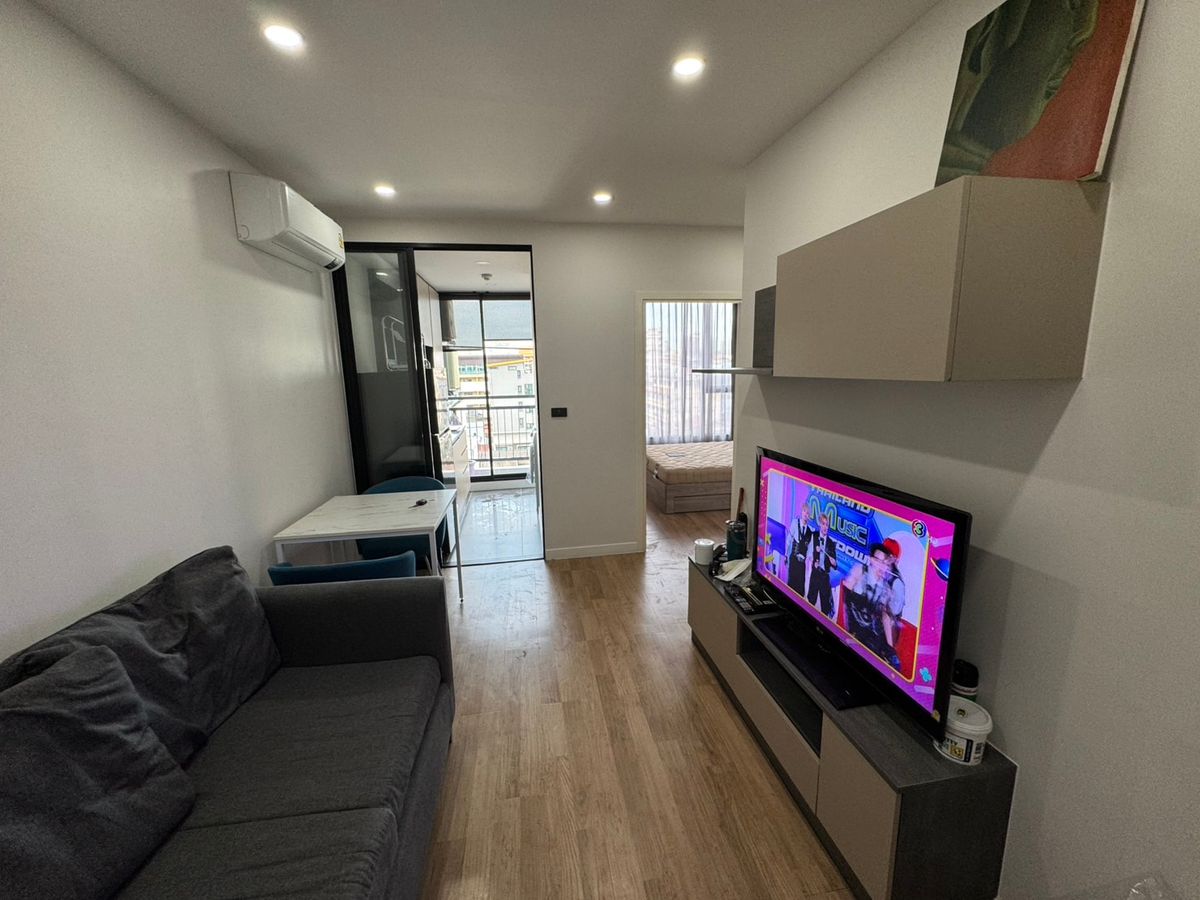 For RentCondoRama9, Petchburi, RCA : #ForRent 🔥GROOVE Ratchada - Rama 9 Size 36 sqm. Near MRT Rama 9 only 3 minutes.