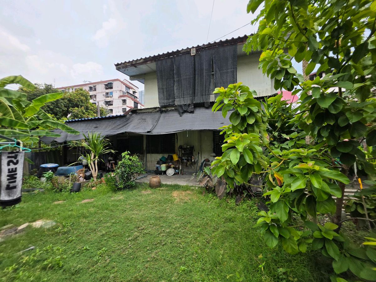 ขายที่ดินอ่อนนุช อุดมสุข : 🏕ขายที่ดินพร้อมสิ่งปลูกสร้างสุขุมวิท 68 เนื้อที่ 100 ตรว.ใกล้ รพ.กล้วยน้ำไท | BTS อุดมสุข | BITEC เหมาะทำบ้านพักอาศัย • Homeoffice ราคาคุ้มกับทำเล
 📞0994152664, 0803696366