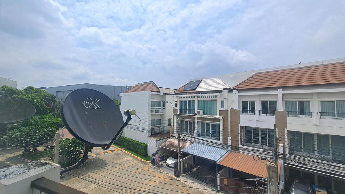 ทาวน์โฮมราษฎร์บูรณะ สุขสวัสดิ์ : 🏡 ขาย/ให้เช่าบ้านทาวน์โฮม3ชั้นตกแต่งพร้อมเข้าอยู่ เปิดออฟฟิศได้ ติดโฮมโปร ตรงข้ามบิ๊กซี ตลาดไทยสมบูรณ์ แนวรถไฟฟ้าBTS ราคาถูก 