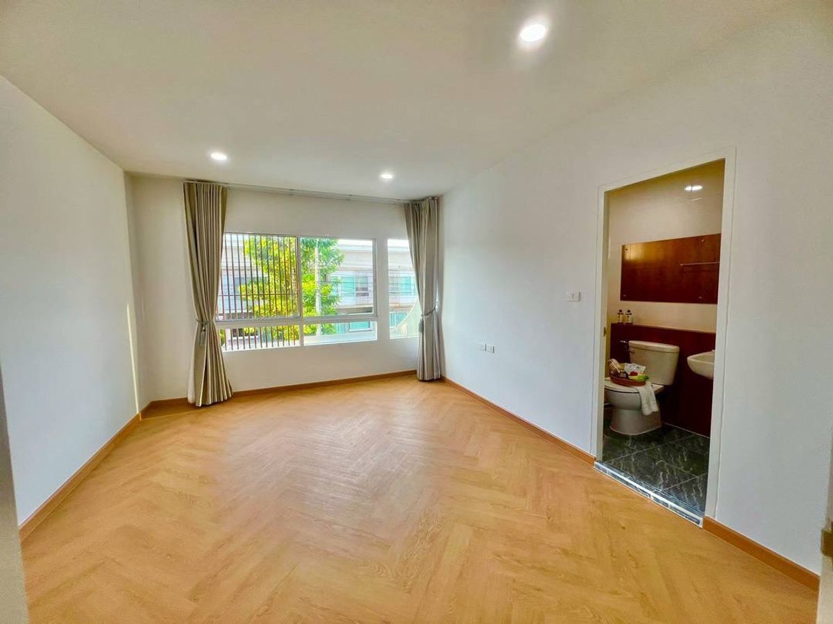 For SaleTownhomeBangna, Bearing, Lasalle : 2-storey Town sells, Indy, Bang Na-Trat, Km. 26 (Soi ABAC), size 22 square wah, 2 bedrooms, Bang Bo Subdistrict, Bang Bo District, Samut Prakan Province