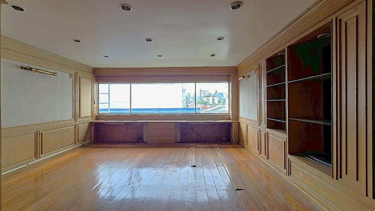 For RentShop HouseOnnut, Udomsuk : Commercial Building with Warehouse for Rent – Ekkamai–Phra Khanong ** NO CO-AGENT ** 