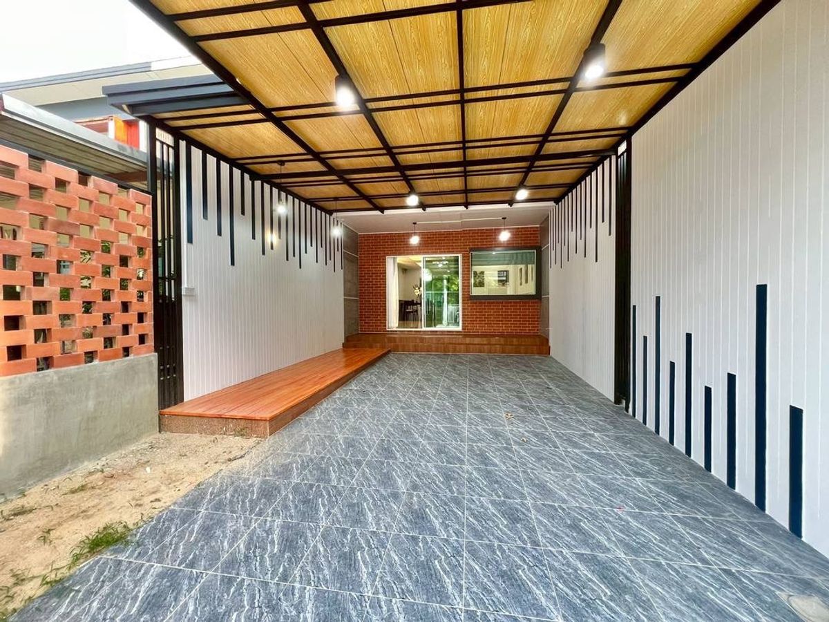 For SaleTownhomeBangna, Bearing, Lasalle : 2-storey Town sells, Indy, Bang Na-Trat, Km. 26 (Soi ABAC), size 22 square wah, 2 bedrooms, Bang Bo Subdistrict, Bang Bo District, Samut Prakan Province