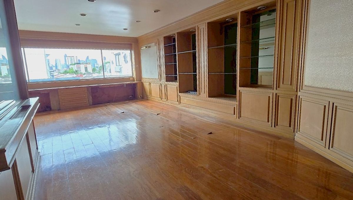 For RentShop HouseOnnut, Udomsuk : Commercial Building with Warehouse for Rent – Ekkamai–Phra Khanong ** NO CO-AGENT ** 