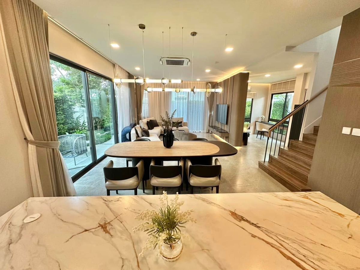 ให้เช่าบ้านสมุทรปราการ สำโรง : ให้เช่า: บ้านเดี่ยวสุดหรู มัณฑนา กม.15 (Premier) ใกล้เมกาบางนา ริมคลับเฮ้าส์