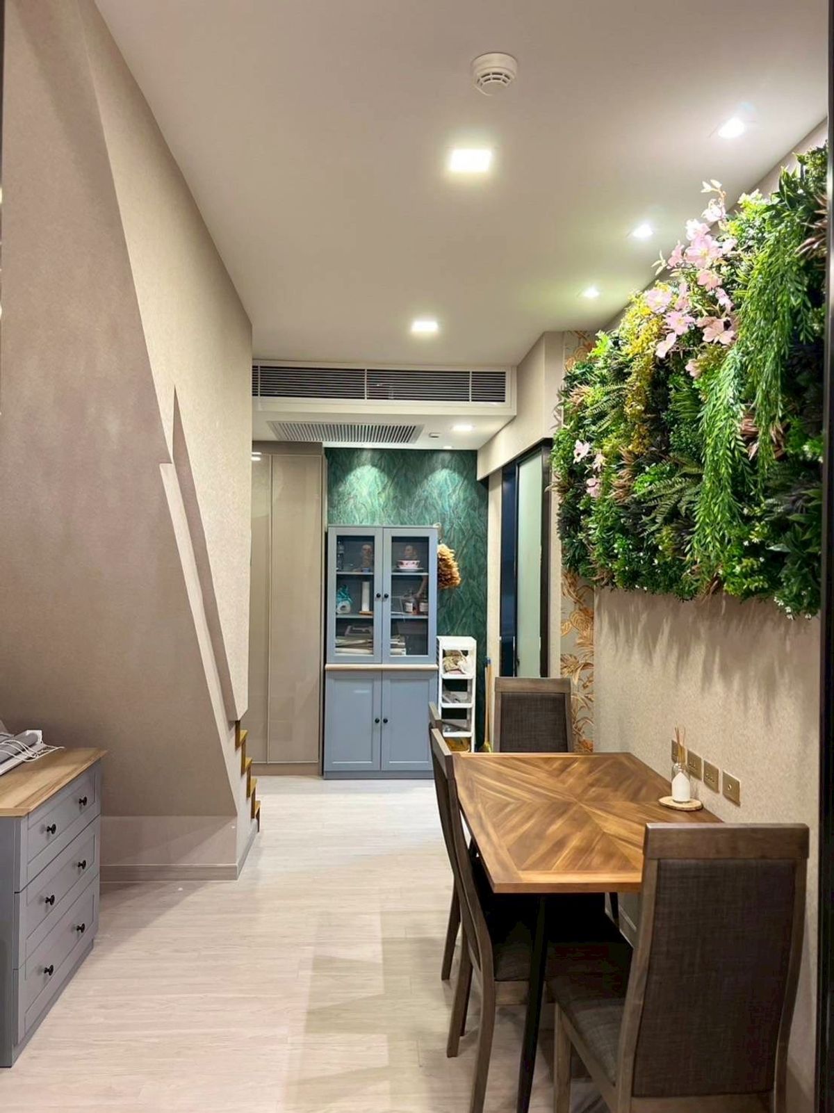 ให้เช่าคอนโดพระราม 9 เพชรบุรีตัดใหม่ RCA : 🎓🎓 One 9 Five ห้อง DUPLEX 2 BED 2 BATH กว้าง ให้ฟีลเหมือนอยู่บ้าน 🏡
