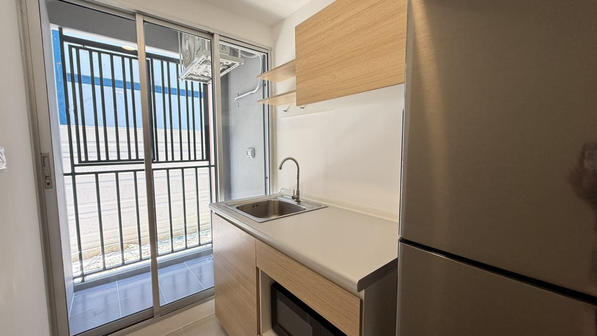 For RentCondoSamut Prakan,Samrong : 🔥Urgent rental, new room, ready to move in🔥Sena Kit Theparak-Bang Bo 2 Phase 2, starting rent 6,400 baht/month, accepting both Thais and foreigners.
