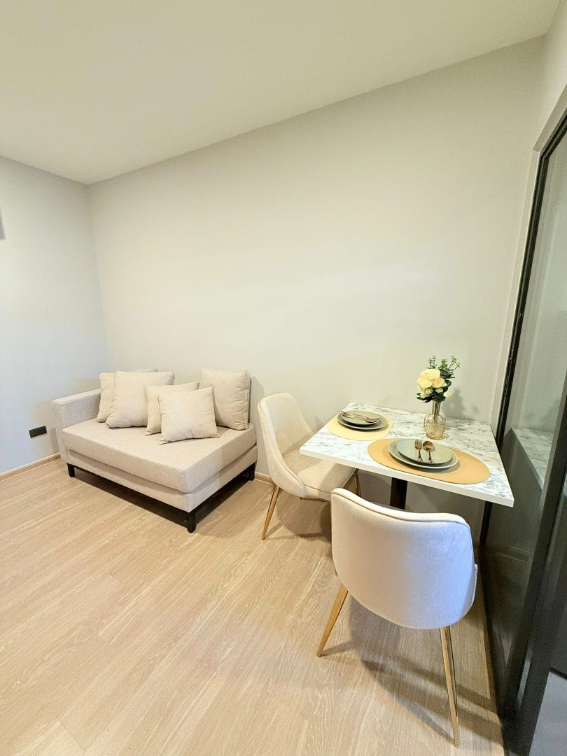 ให้เช่าคอนโดรัชดา ห้วยขวาง : 🔥ให้เช่าด่วน🔥เดอะ โมเมนต์ รัชดา 19 Low Rise ให้ความเป็นส่วนตัว  เฟอร์นิเจอร์ครบพร้อมเข้าอยู่ 