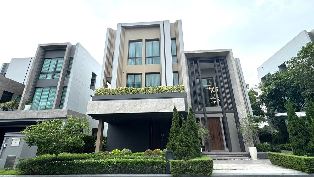 ขายบ้านลาดกระบัง สุวรรณภูมิ : ขายบ้านหรู ตกแต่งครบ ราคาดี ปิดจบโครงการ Grand Bangkok Boulervard วิวสวน โซนกรุงเทพกรีฑา