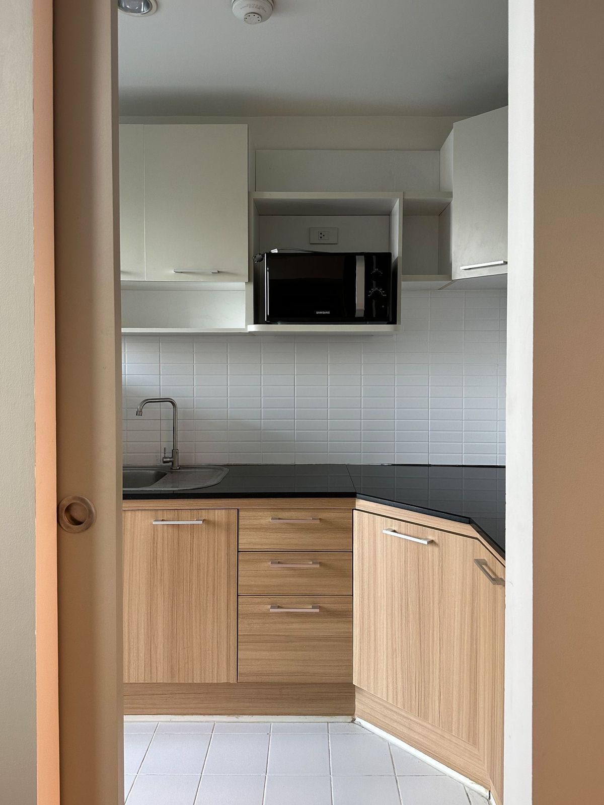 ขายคอนโดแจ้งวัฒนะ เมืองทอง : ขายคอนโด The Seed แจ้งวัฒนะ | 2 ห้องนอน 2 ห้องน้ำ | ขนาด 62.24 ตร.ม. | ชั้น 4 | เพียง 3.5 ล้านบาท