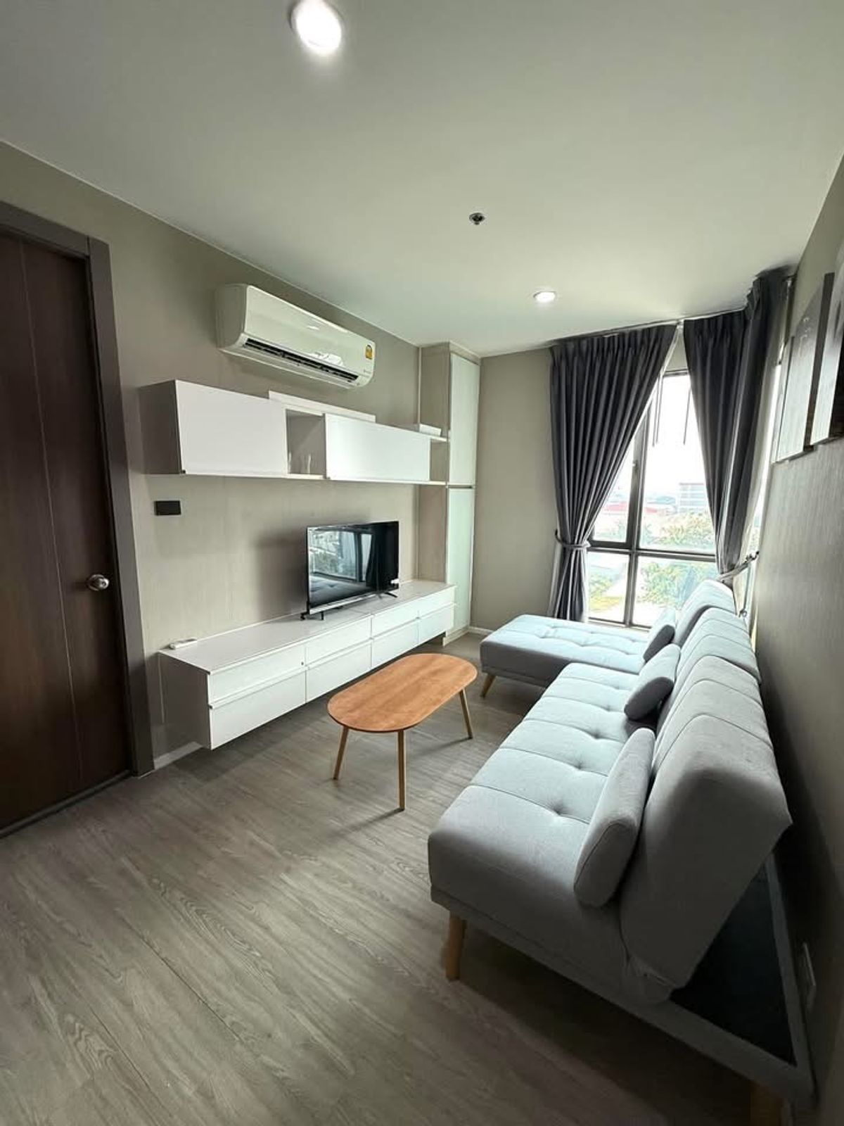 For RentCondoNawamin, Ramindra : Urgent‼ ️ Beautiful room 🔥🔥🔥 For rent JW Station @ Ram Inthra 2 bedroom, beautiful room at the cover as in the picture Full furniture‼ ️ Ready to move in (Reply to chat very quickly)