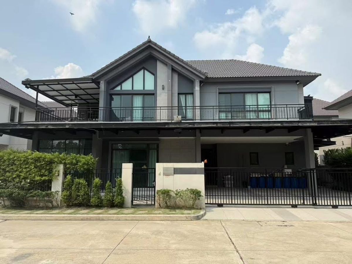 ให้เช่าบ้านพัฒนาการ ศรีนครินทร์ : 📣ให้เช่า 140,000 บาท หมู่บ้านหรู แต่งครบ Built in ทั้งหลัง โครงการ บางกอกบูเลอร์วาร์ด ศรีนครินทร์- บางนา