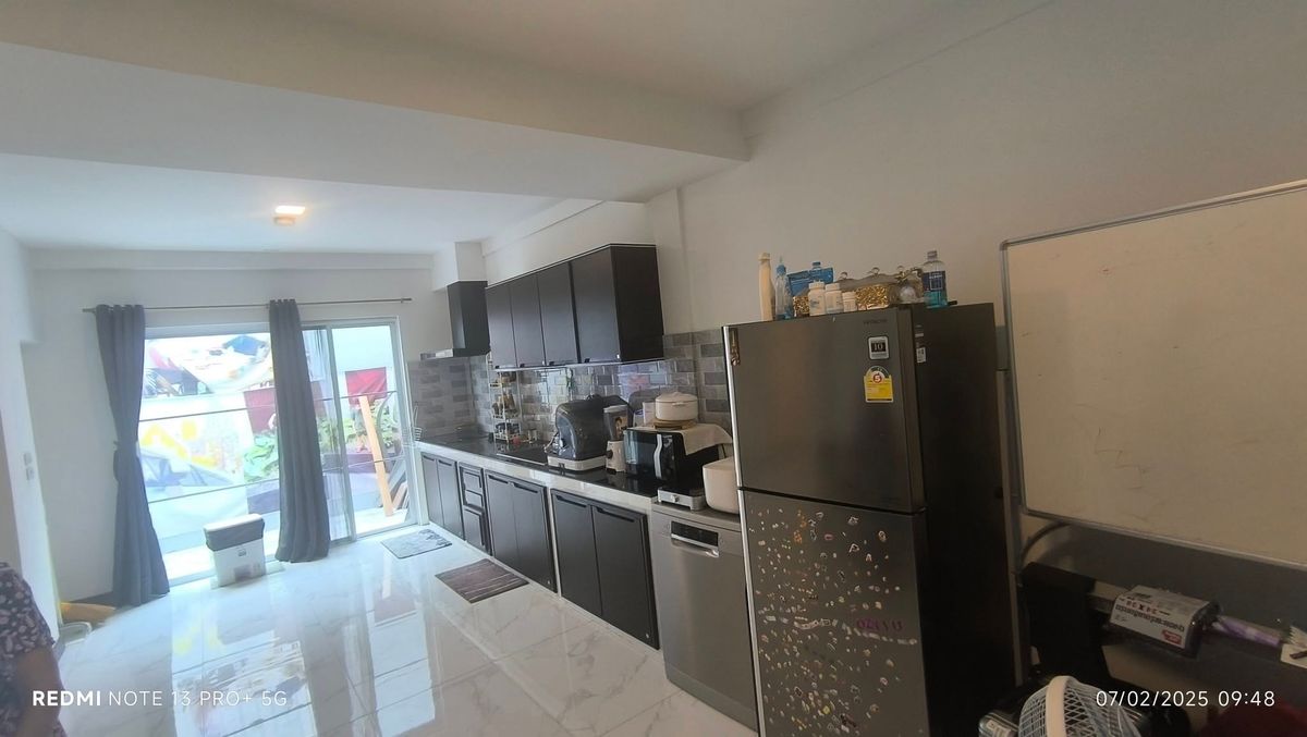 ให้เช่าทาวน์โฮมบางนา แบริ่ง ลาซาล : โอกาสทอง! ให้เช่า 3 หลังติดกัน Indy 2 บางนา-รามคำแหง 2  ทำออฟฟิศได้! เฟอร์ครบ ทำเลดีเยี่ยม!.