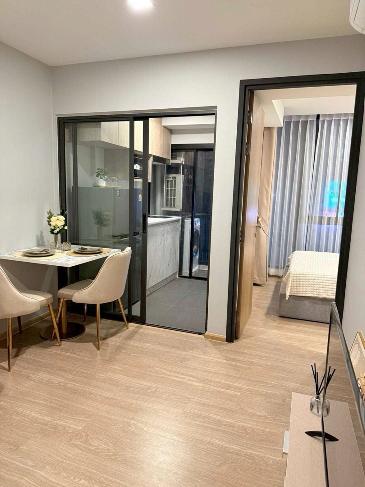 For RentCondoRatchadapisek, Huaikwang, Suttisan : 🔥🔥Code 28052🔥🔥For rent THE MOMENT RATCHADA 19 🌐LINE ID : @fastforrentcondo