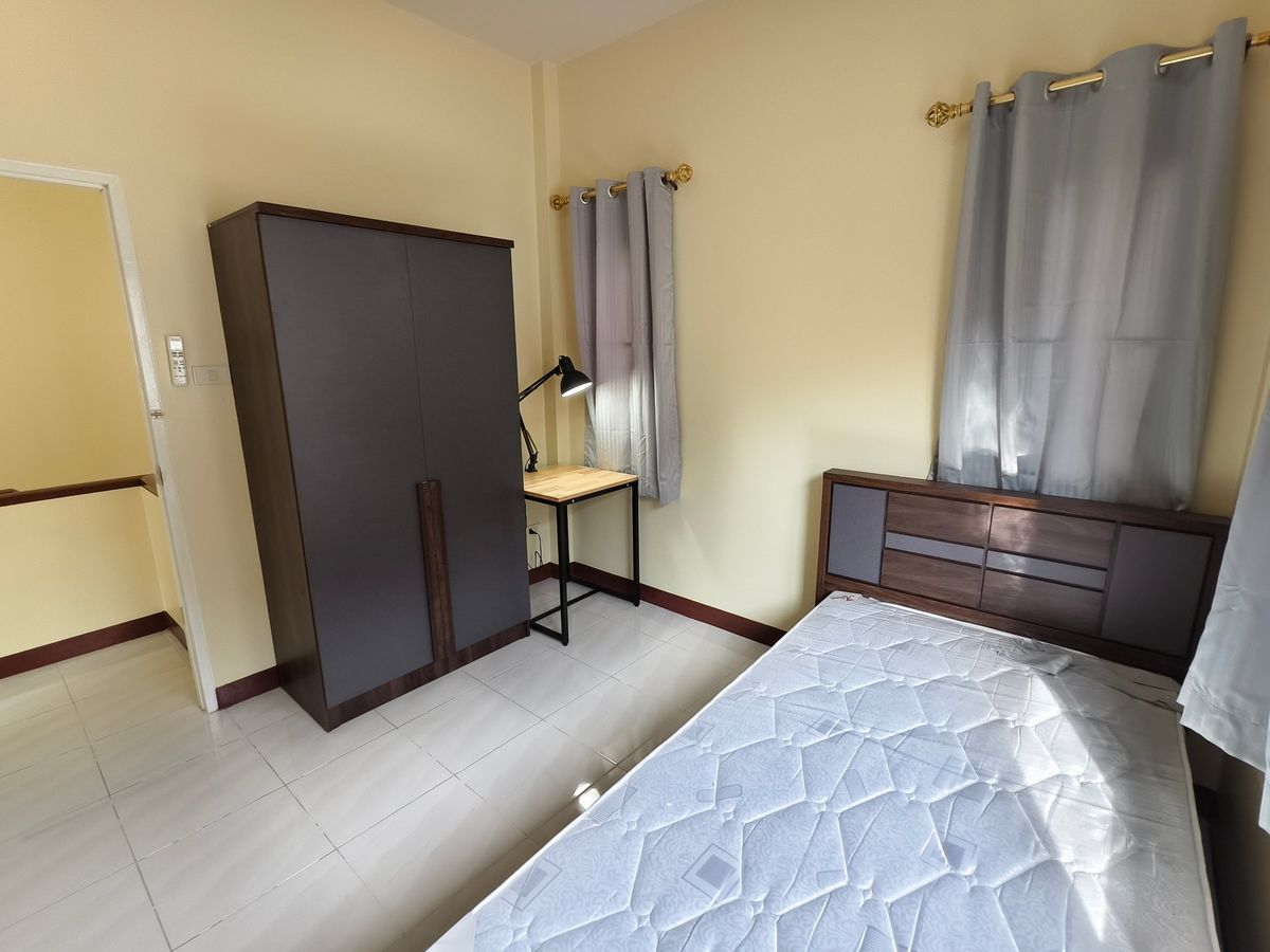 For RentHouseSamut Prakan,Samrong : North 36 Sq. 3 bedrooms, 2 bathrooms, 2 -story house, Panthiya Praeksa