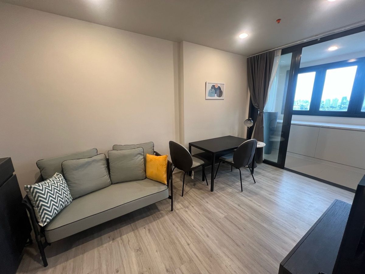 ให้เช่าคอนโดรัชดา ห้วยขวาง : For Rent📍1Bed1Bath🛁 XT Huaikhwang 📞0639399665

