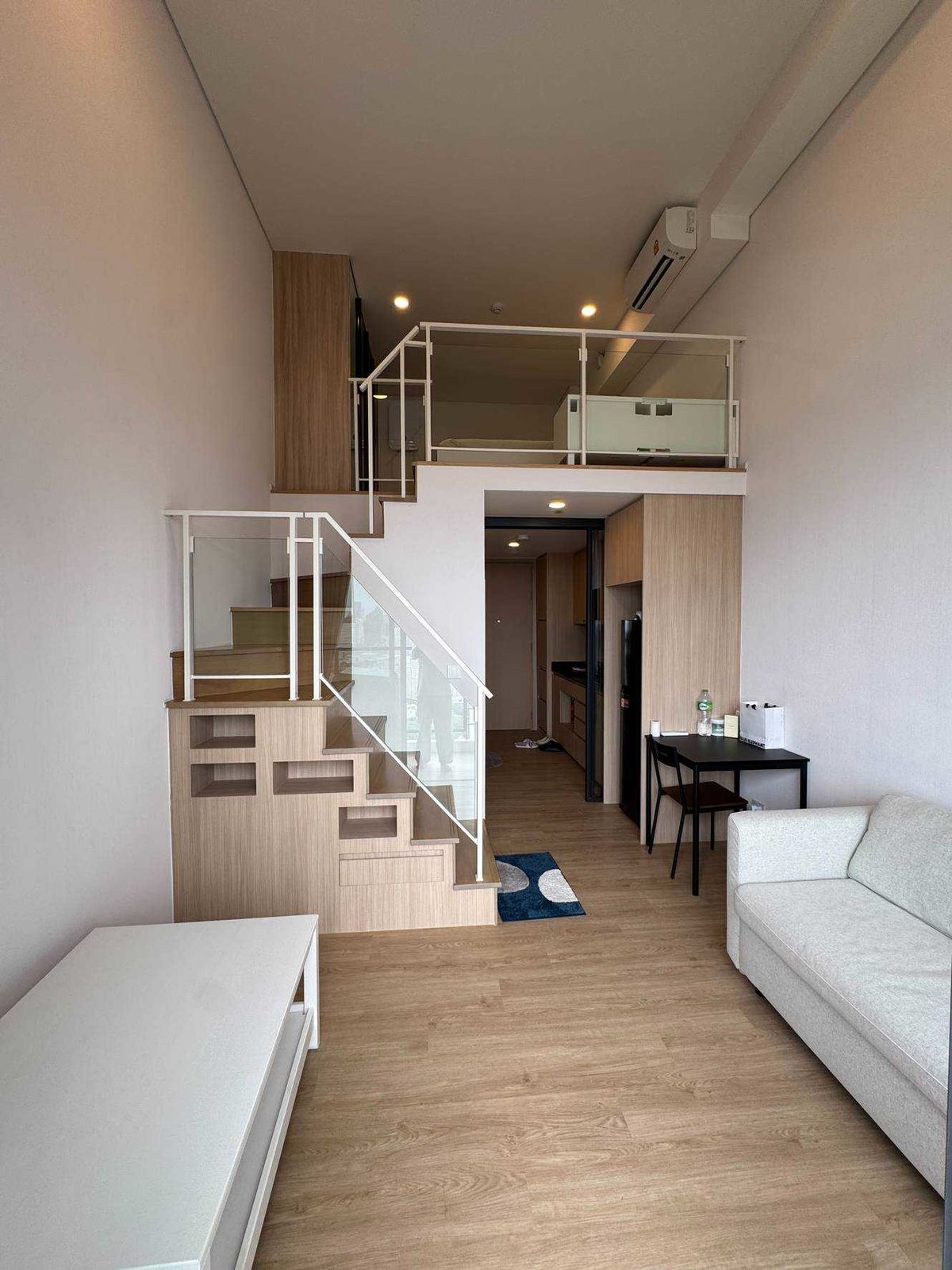 For RentCondoRama9, Petchburi, RCA : 📣 Beautiful room for rent 1 bedroom, 1 bathroom, Duplex, Rama 9 Landmark @mrta Station.