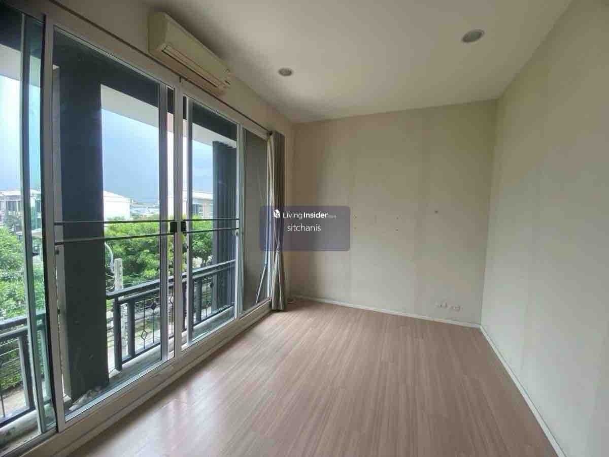 ขายทาวน์โฮมโชคชัย4 ลาดพร้าว71 : ขาย บ้านกลางเมือง โชคชัย 4 ซอย 50 หน้าสวน ต้นโครงการ