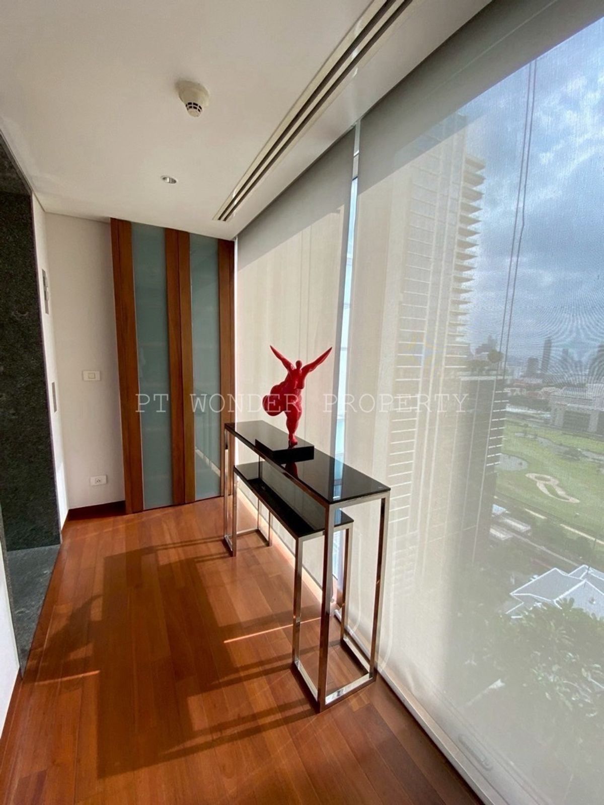 ให้เช่าคอนโดวิทยุ ชิดลม หลังสวน : ให้เช่าห้องหรู Hansar Resident 2 bed 