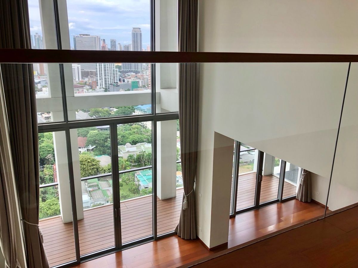 CondoSathorn, Narathiwat : 📢👇 Rare Luxury Duplex Penthouse for Sale & Rent  with private lift , stunning unblocked views. Located in the heart of Sathorn next to The Sukhothai Hotel, with three access points: Soi Suan Phlu, Soi Nanta (Sathorn 1), and direct link to Sukhothai Ho