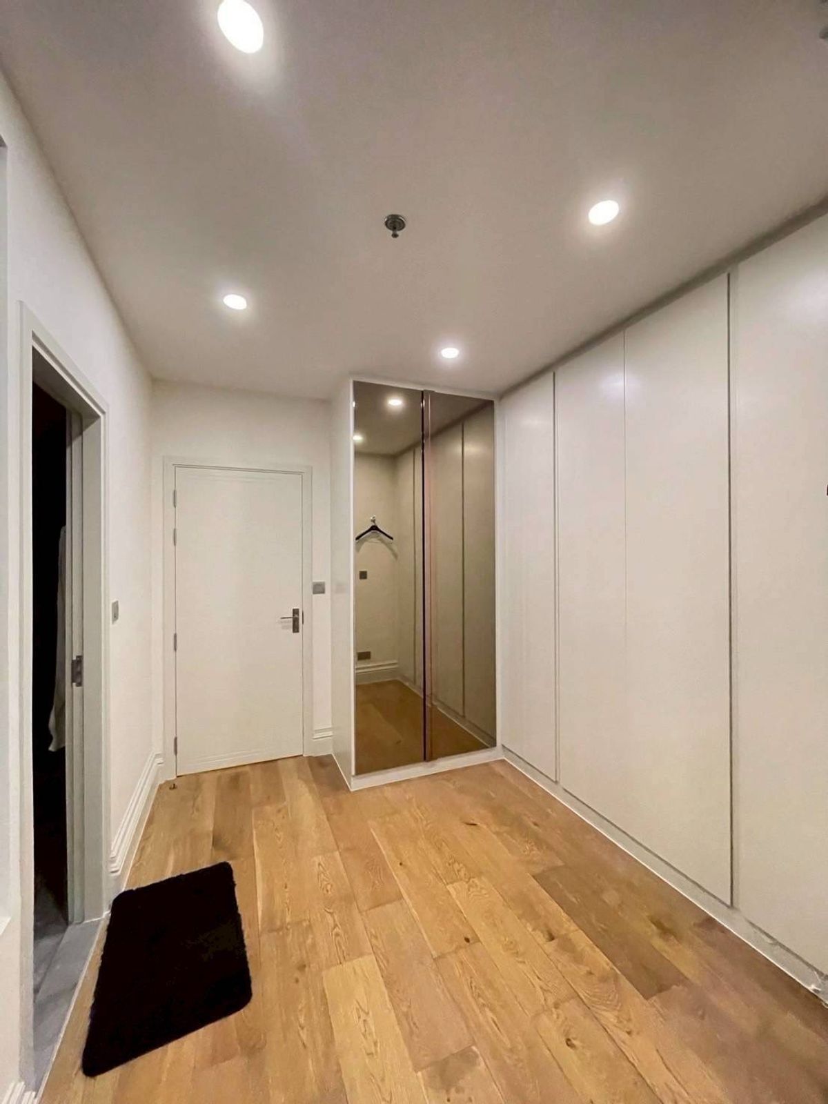 ให้เช่าคอนโดราชเทวี พญาไท : Q Chidlom Eng 中 日 Please add LINE ID @806qphgn o8415o5483