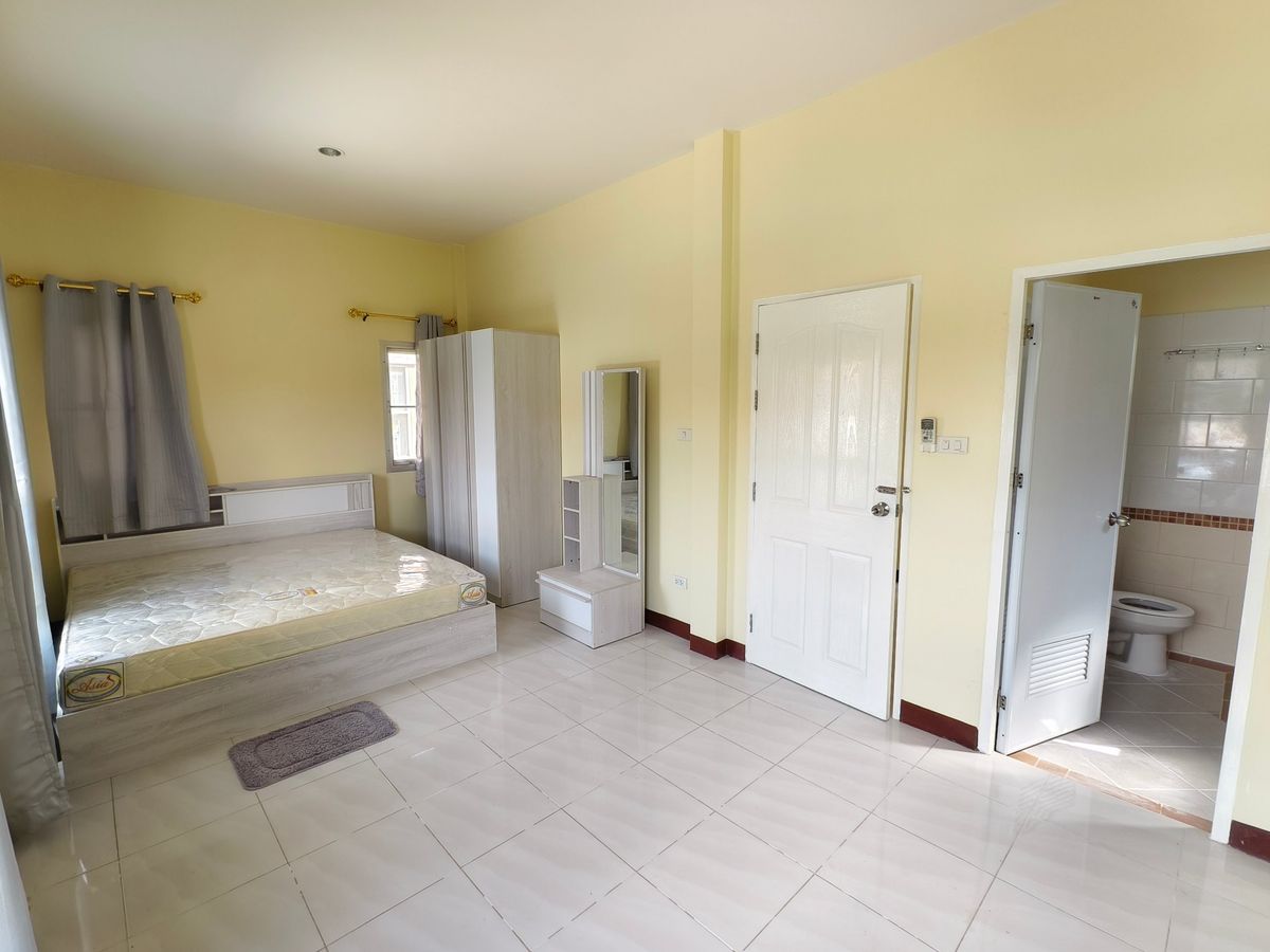 For RentHouseSamut Prakan,Samrong : North 36 Sq. 3 bedrooms, 2 bathrooms, 2 -story house, Panthiya Praeksa