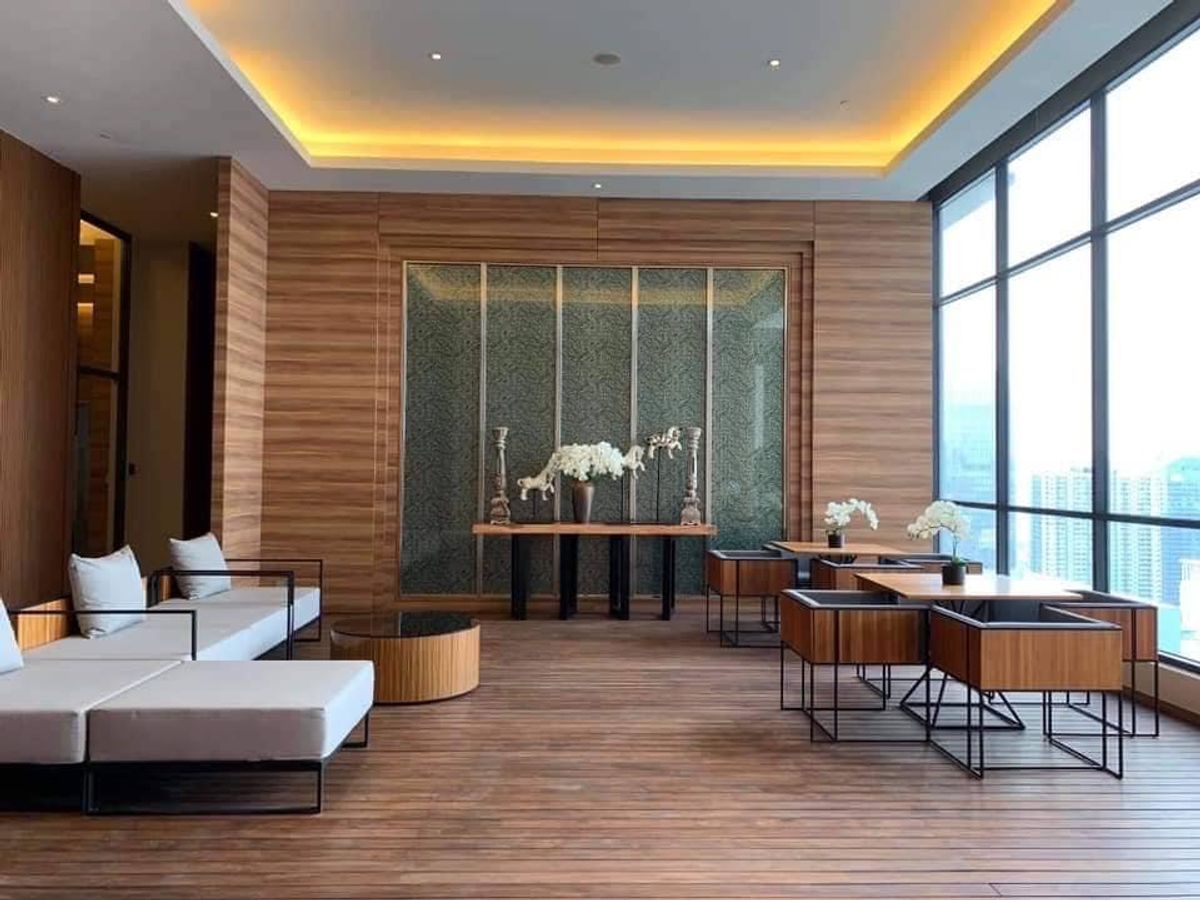 ให้เช่าคอนโดสุขุมวิท อโศก ทองหล่อ : For Rent Condo The Esse Asoke fully furnished (S15-28141)