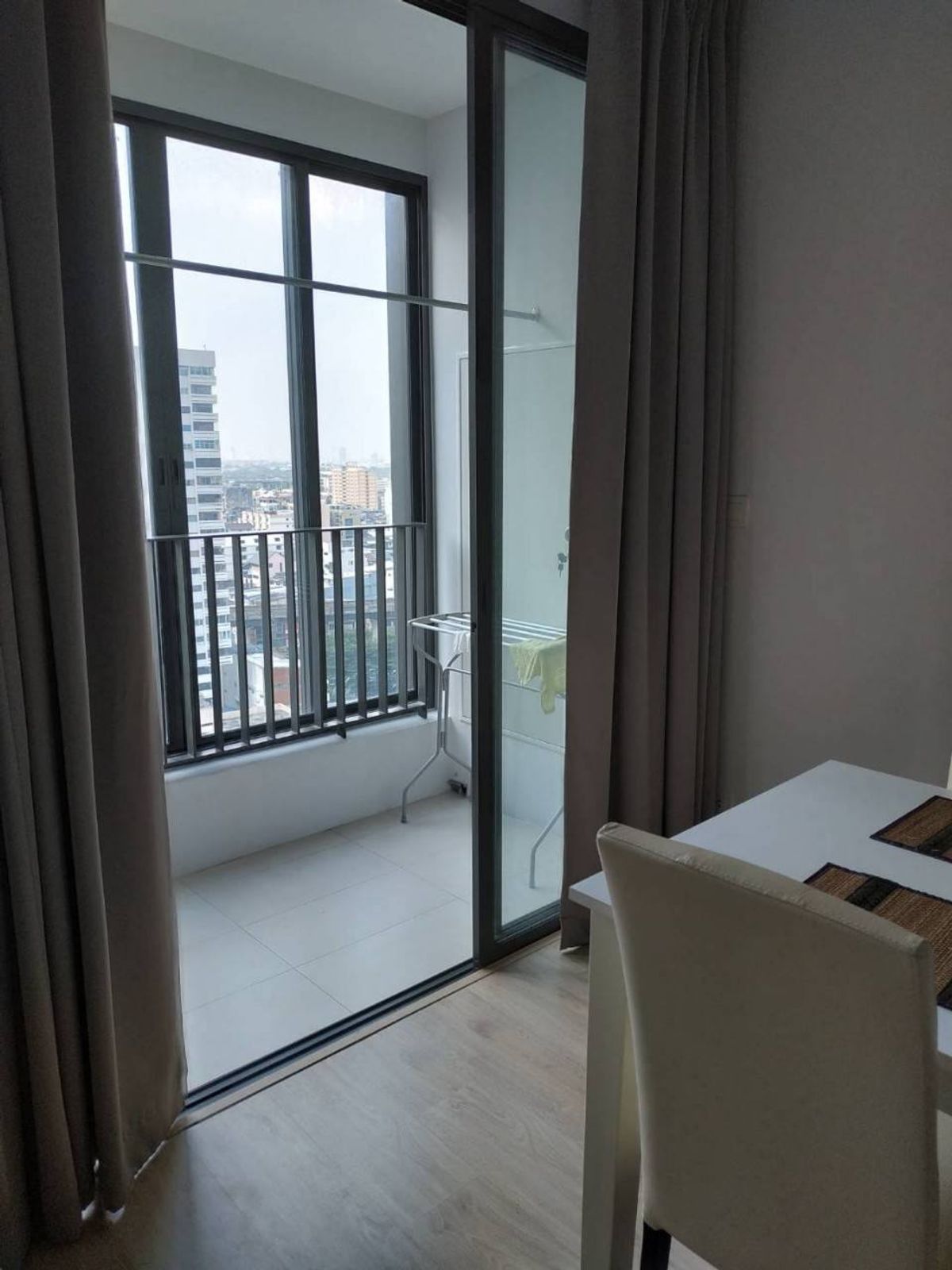 คอนโดราชเทวี พญาไท : Ideo Q Ratchathewi【𝐒𝐄𝐋𝐋 & 𝐑𝐄𝐍𝐓】🔥ห้องมินิมอล บิ้วอินครบ แบ่งฟังก์ชันดี อยู่สบายไม่อึดอัด🔥  ติดต่อไลน์ไอดี: @hacondo