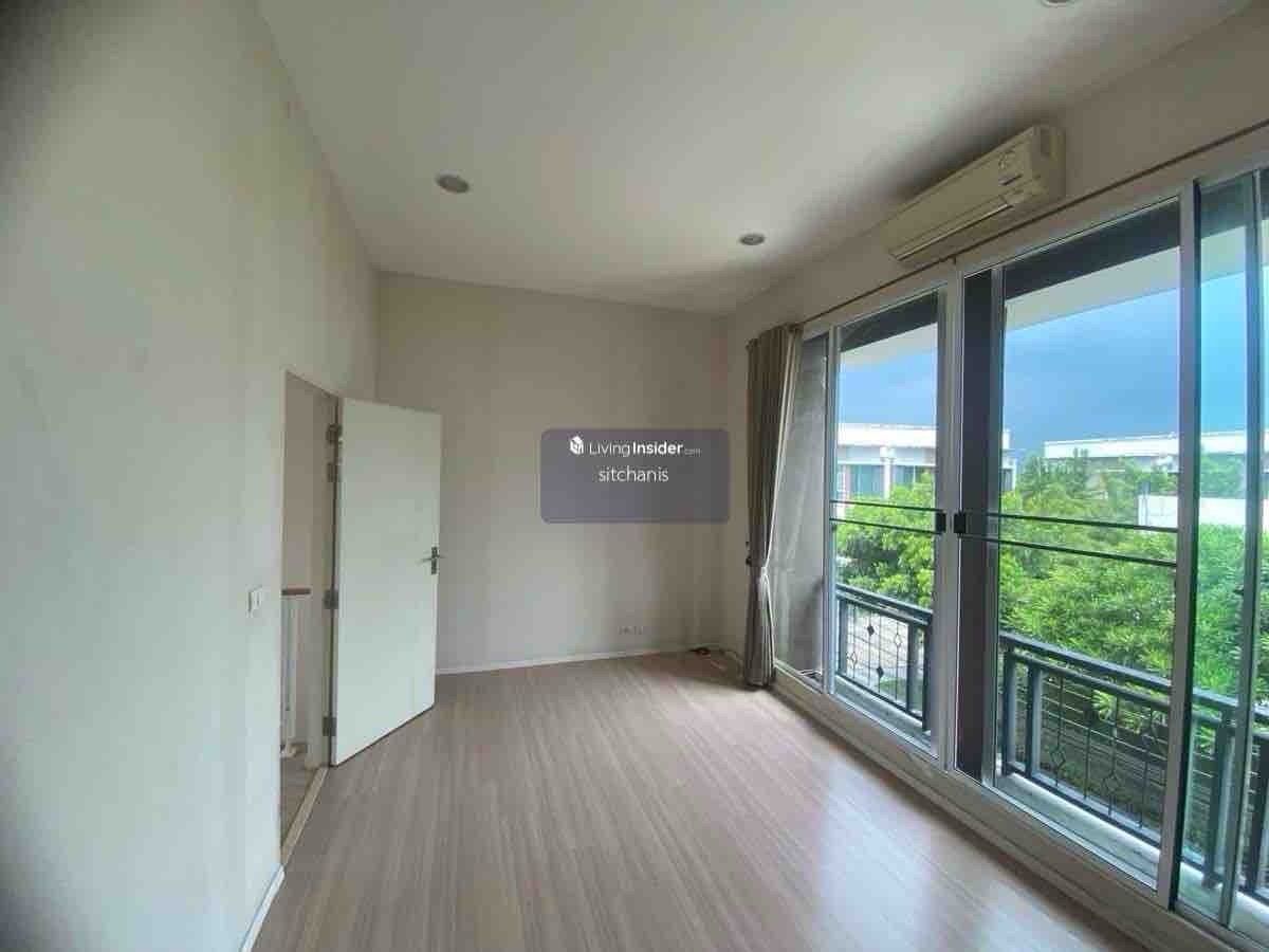 ขายทาวน์โฮมโชคชัย4 ลาดพร้าว71 : ขาย บ้านกลางเมือง โชคชัย 4 ซอย 50 หน้าสวน ต้นโครงการ