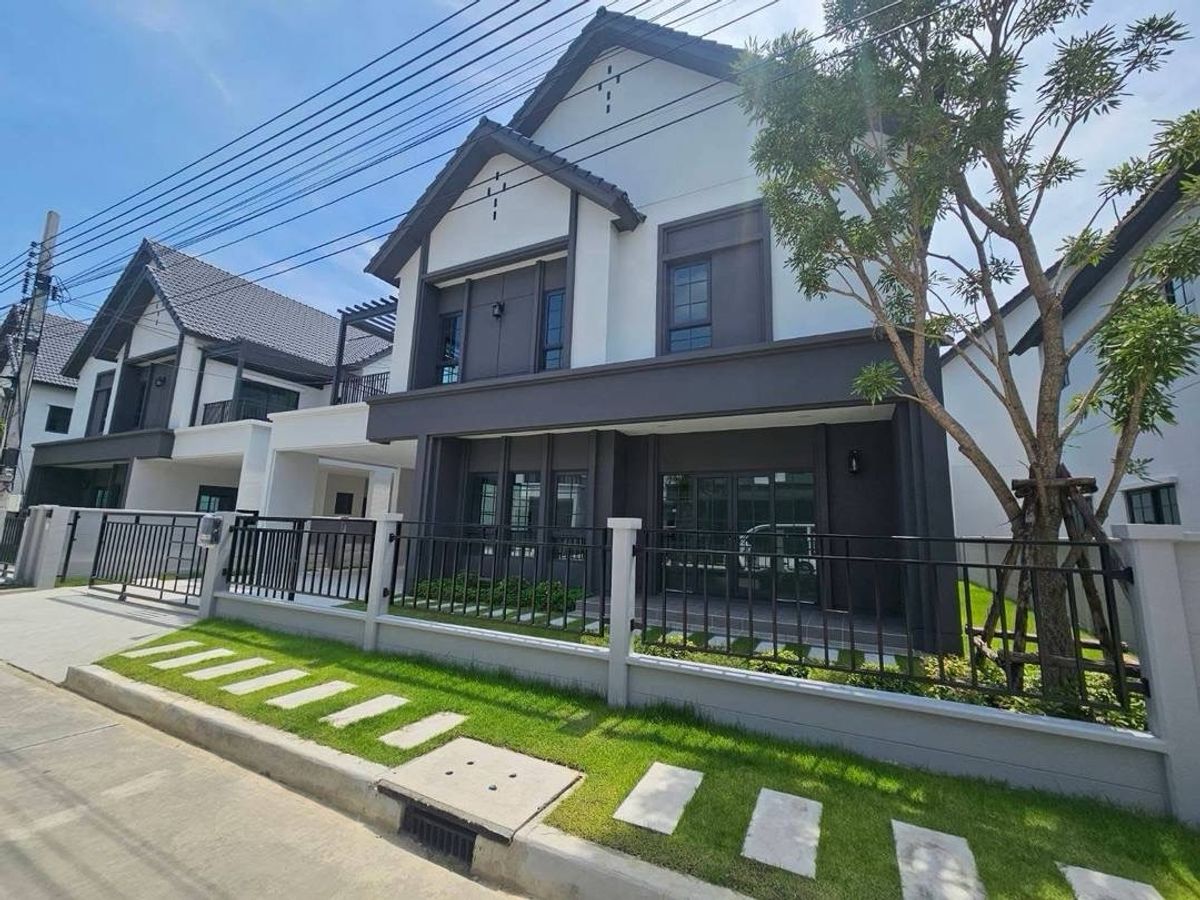 ให้เช่าบ้านบางนา แบริ่ง ลาซาล : BD07-3830 ให้เช่าบ้านเดี่ยว โครงการ Centro บางนา ใกล้ Mega Bangna FulyFurniture .🏰 บ้านทิศเหนือ ✨พื้นที่ใช้สอย 280 ตารางเมตร✅ 4 ห้องนอน 5 ห้องน้ำ ✅ 2 ห้องนพักผ่อน 1 ห้องรับประทานอาหาร ✅  3 ที่จอดรถในร่ม.ต่อเติมหลังคาหลังคาบ้านสำหรับโซนซักล้าง