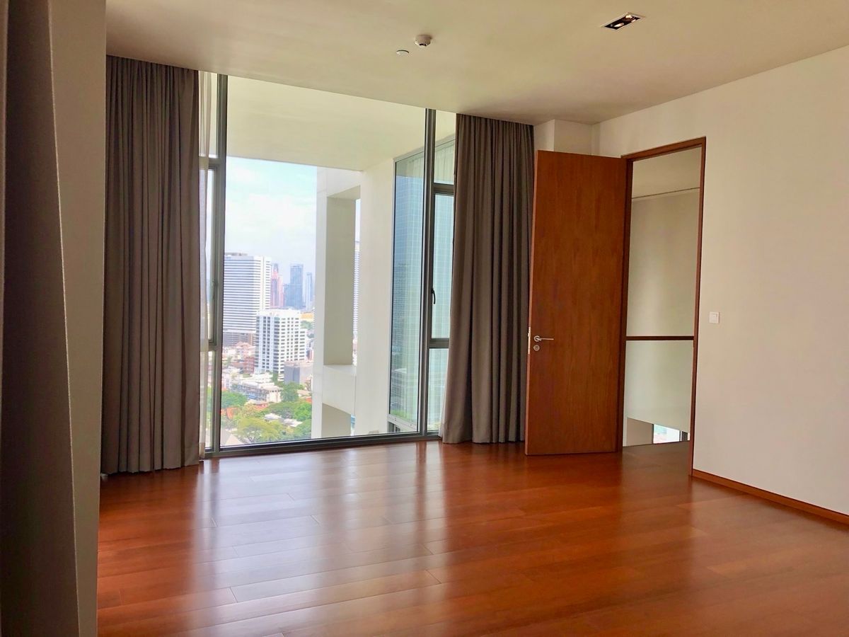 CondoSathorn, Narathiwat : 📢👇 Rare Luxury Duplex Penthouse for Sale & Rent  with private lift , stunning unblocked views. Located in the heart of Sathorn next to The Sukhothai Hotel, with three access points: Soi Suan Phlu, Soi Nanta (Sathorn 1), and direct link to Sukhothai Ho