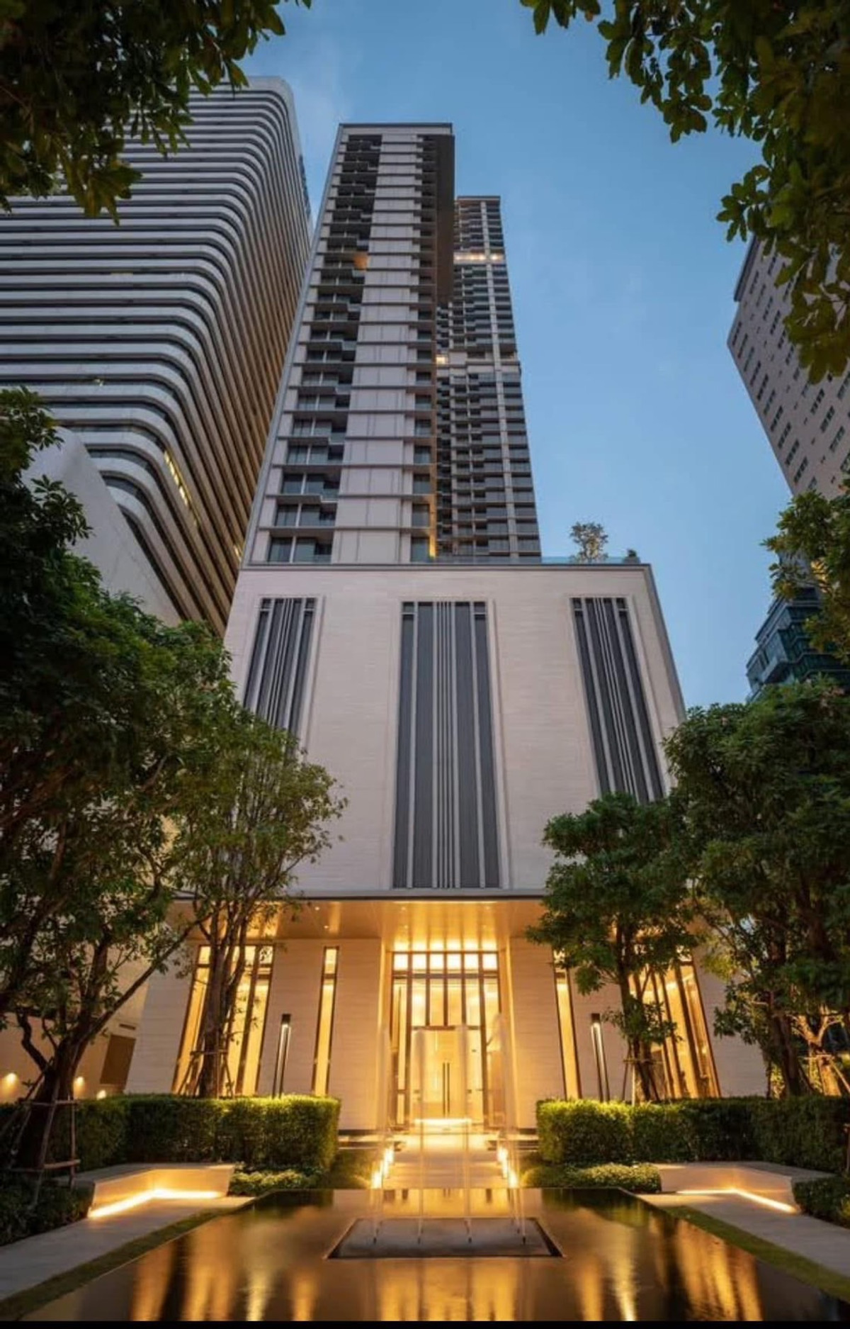 For RentCondoSukhumvit, Asoke, Thonglor : Brand New Luxury Living! 1-BR with Bathtub for Rent @The Esse Asoke. 22nd Floor, Clear View 💎 