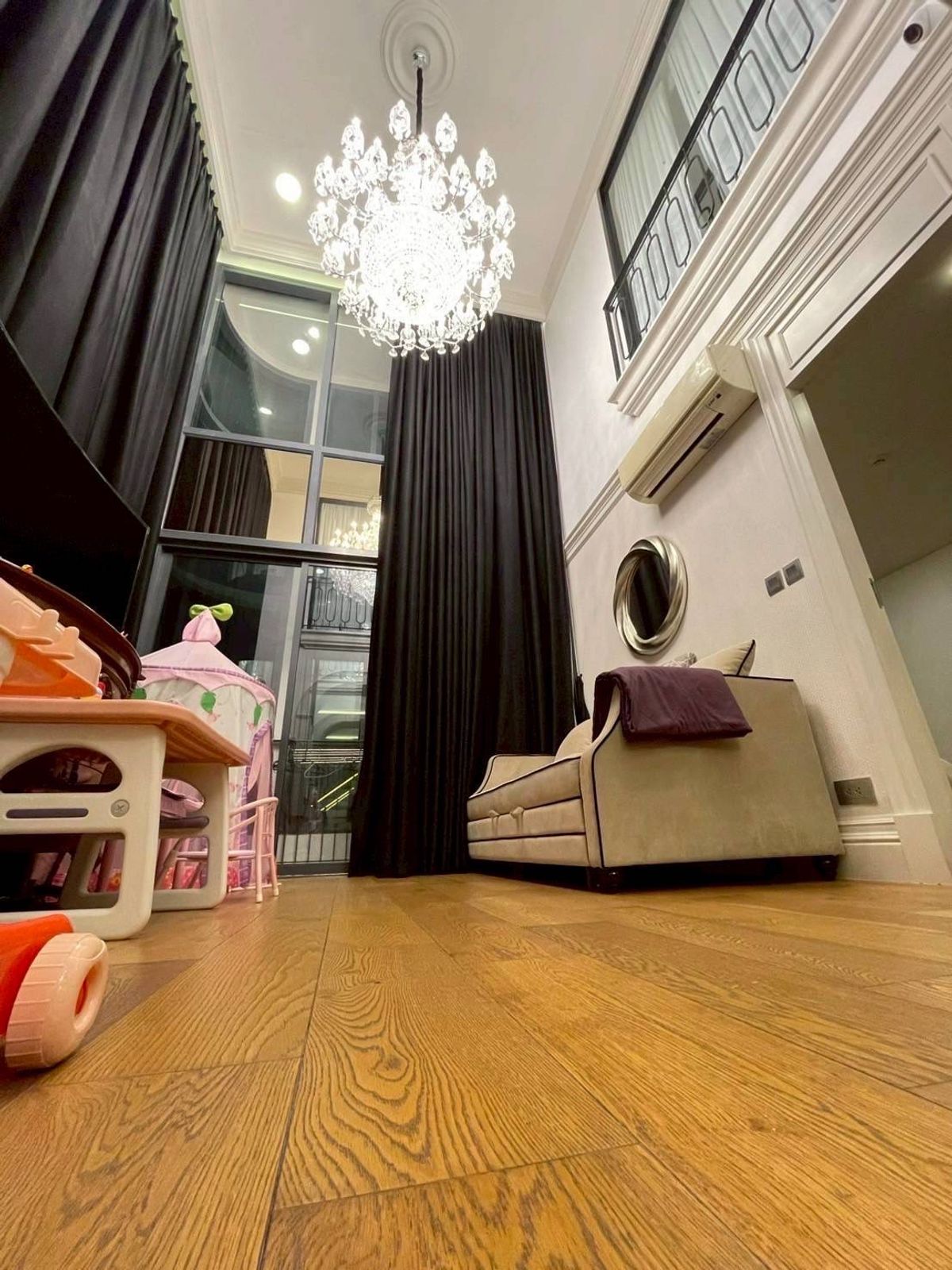 ให้เช่าคอนโดราชเทวี พญาไท : Q Chidlom Eng 中 日 Please add LINE ID @806qphgn o8415o5483