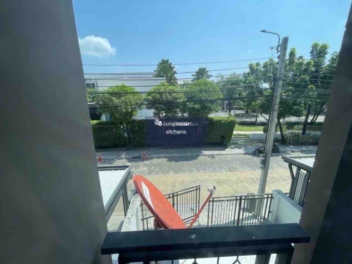 ขายทาวน์โฮมโชคชัย4 ลาดพร้าว71 : ขาย บ้านกลางเมือง โชคชัย 4 ซอย 50 หน้าสวน ต้นโครงการ