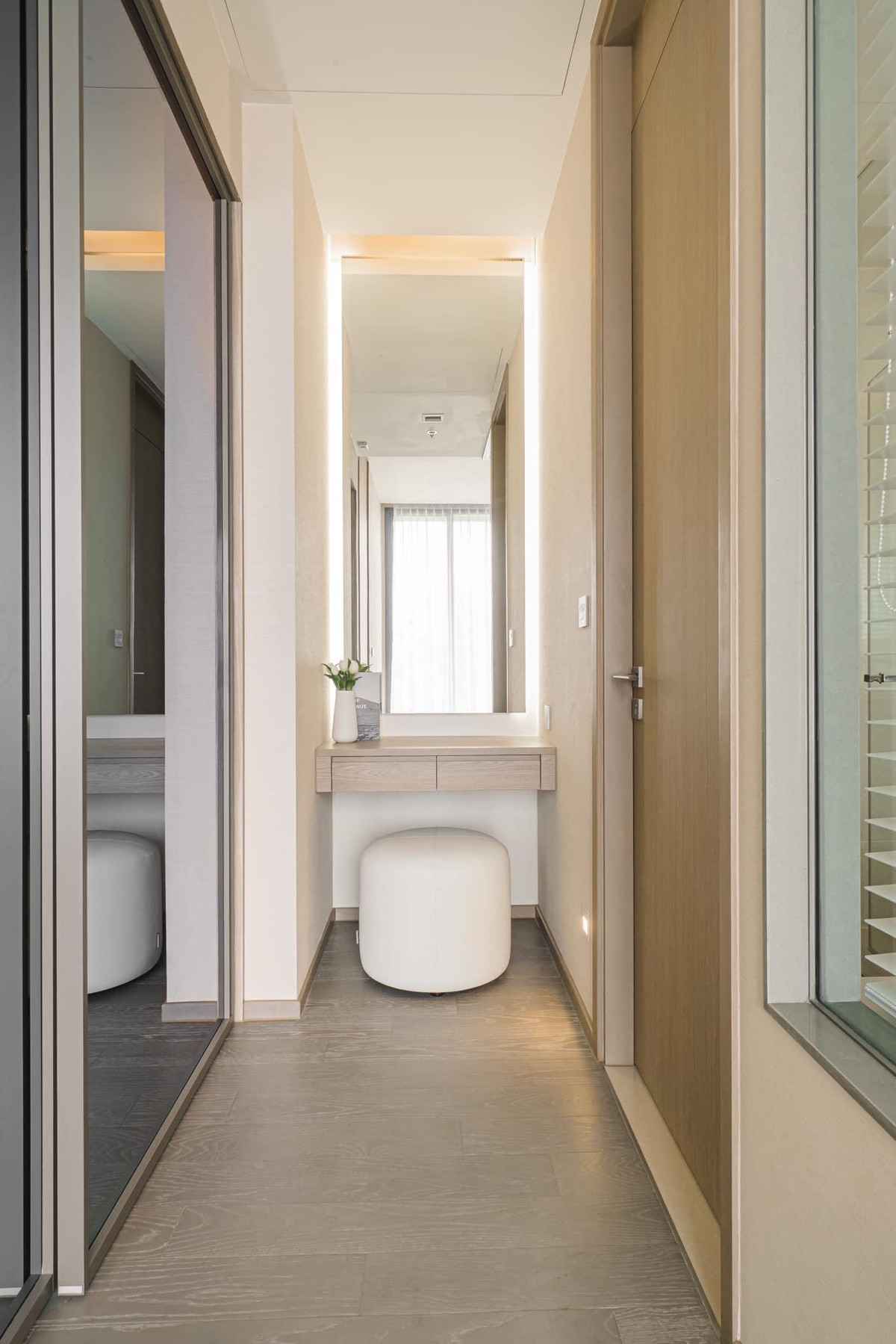 For RentCondoSukhumvit, Asoke, Thonglor : Brand New Luxury Living! 1-BR with Bathtub for Rent @The Esse Asoke. 22nd Floor, Clear View 💎 