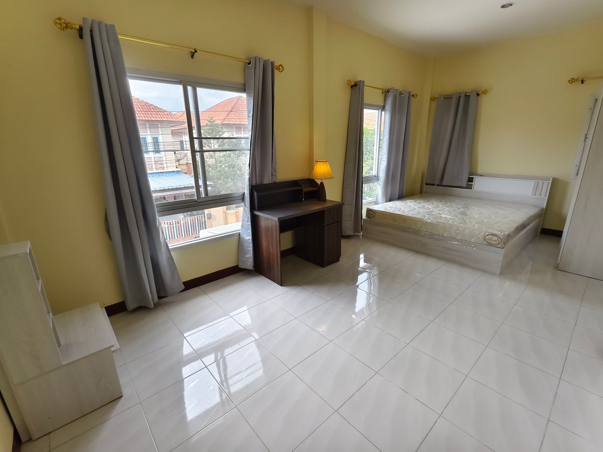 For RentHouseSamut Prakan,Samrong : North 36 Sq. 3 bedrooms, 2 bathrooms, 2 -story house, Panthiya Praeksa