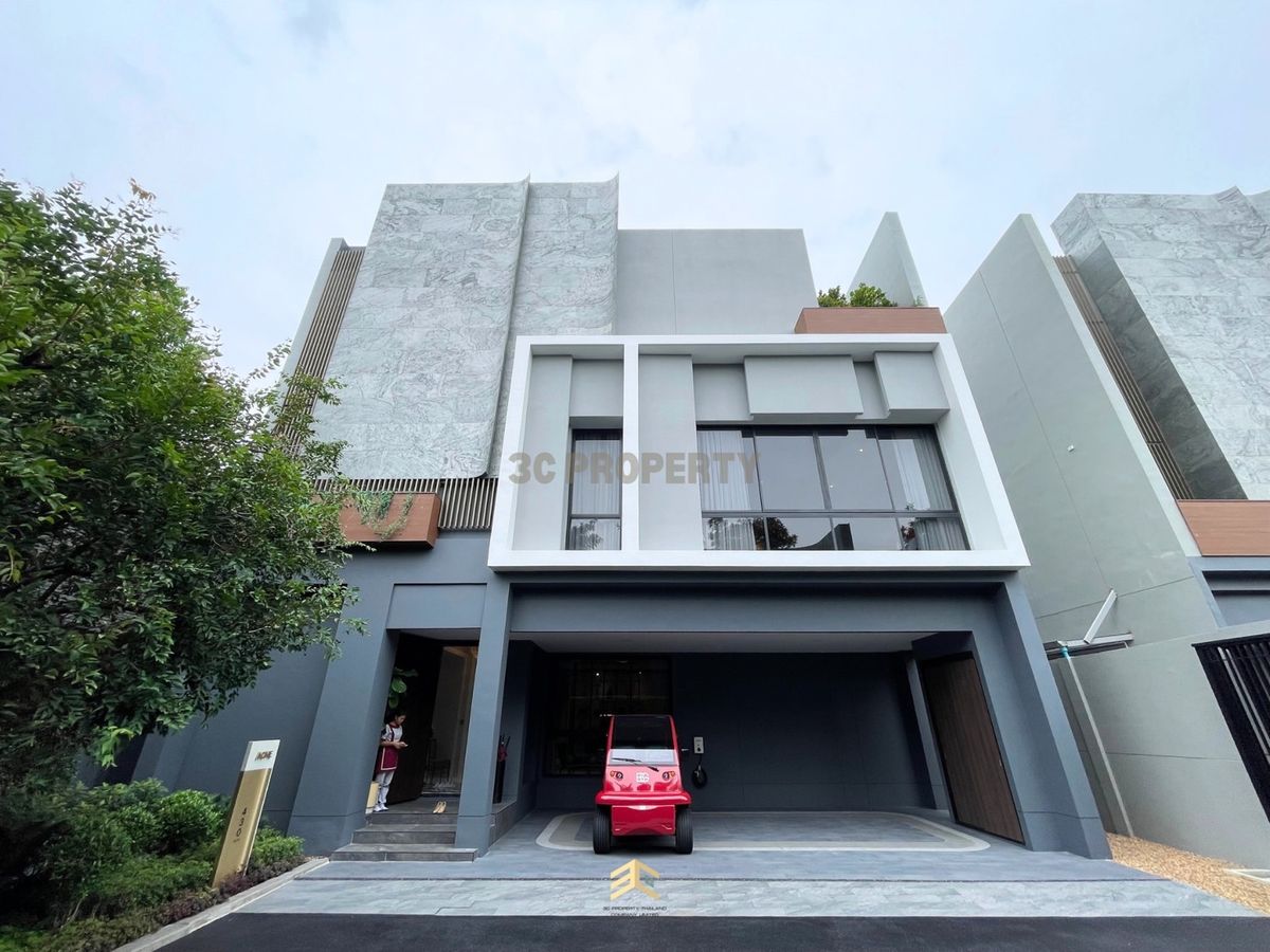 ขายบ้านพัฒนาการ ศรีนครินทร์ : แปลงบ้านตัวอย่าง : BuGaan กรุงเทพกรีฑา : แปลงมุม จอดรถได้มากกว่า 3 คัน (นัดหมายเข้าชม  กี้ 095-0898947)