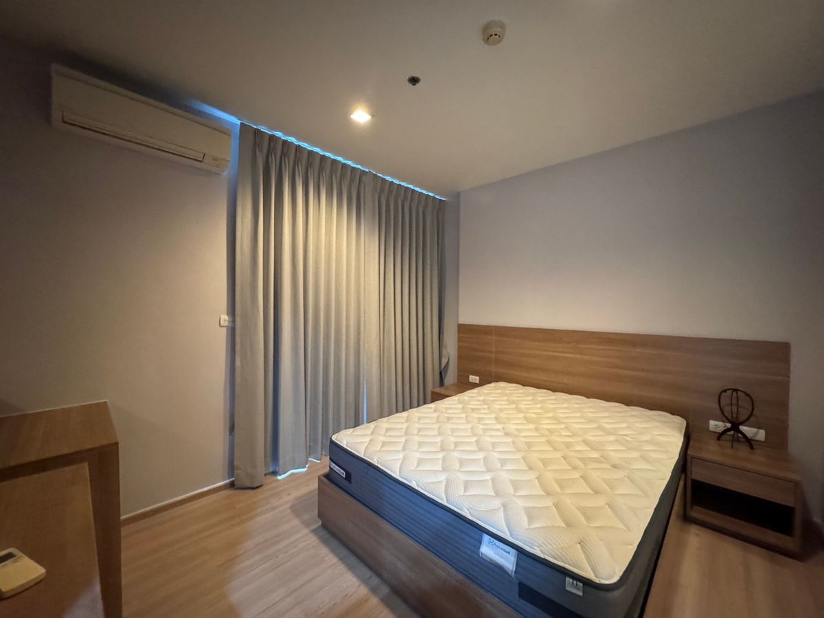 ให้เช่าคอนโดสาทร นราธิวาส : Rhythm Sathorn Condo, Size 45 Sqm, River View, Ready to move in !